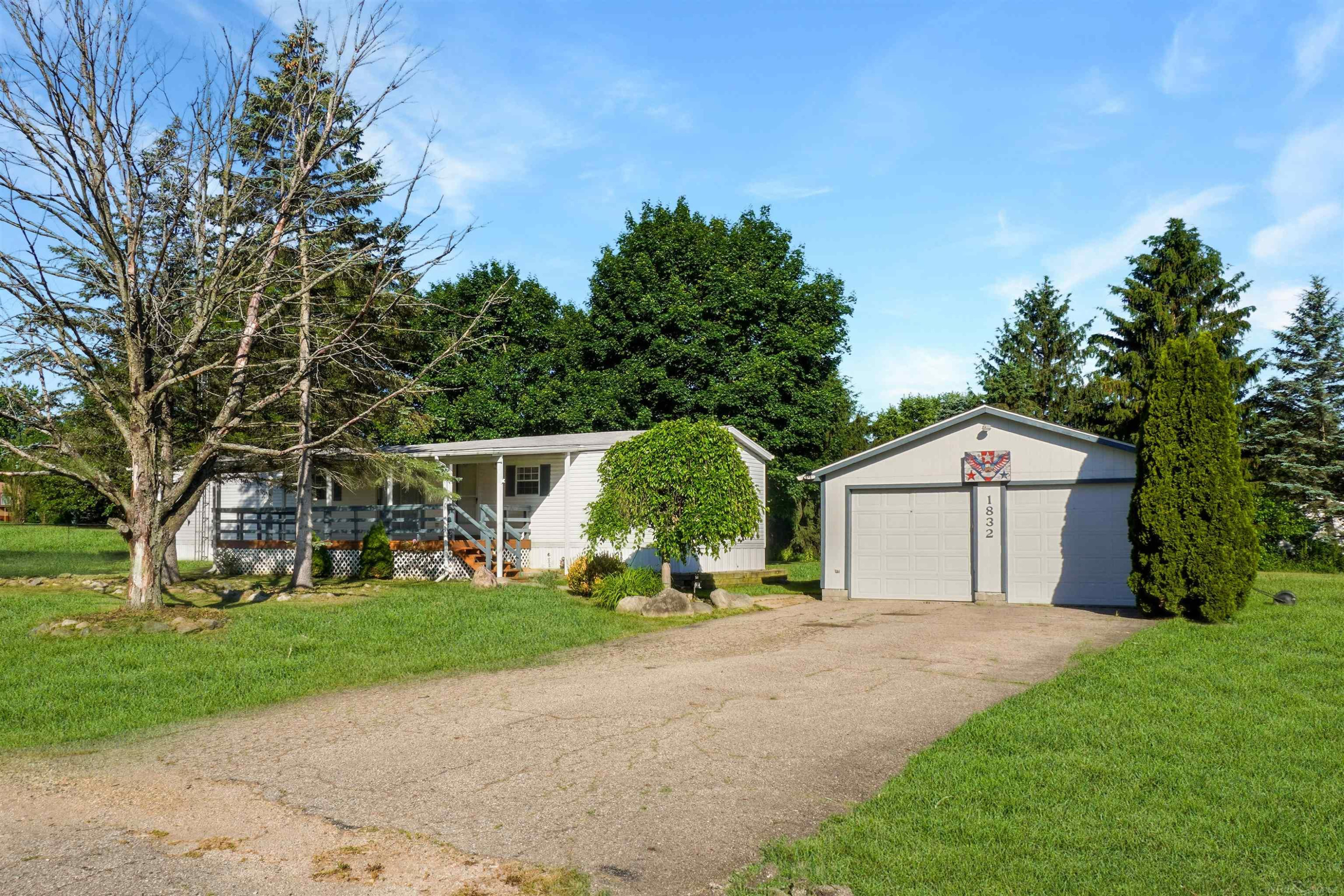 1832 Manchester Drive, Lapeer, MI 48446 — Photo 30