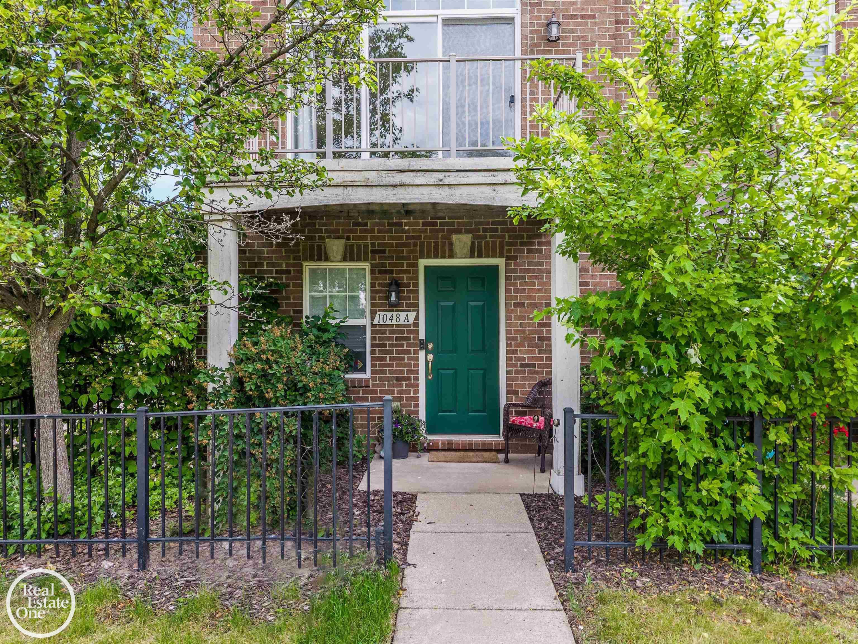 1048 Lakepointe Street, A, Grosse Pointe Park, MI 48230 — Photo 2