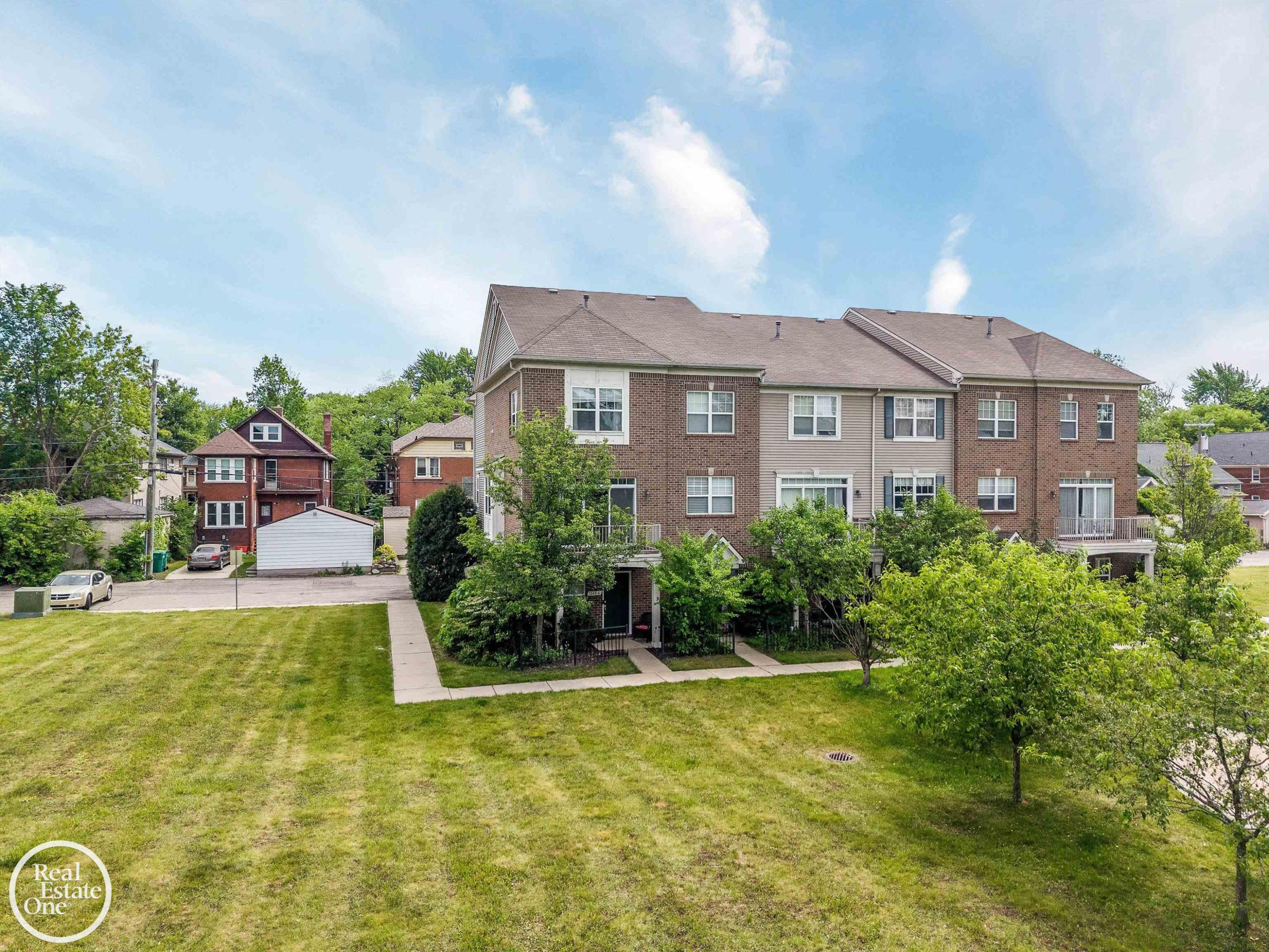 1048 Lakepointe Street, A, Grosse Pointe Park, MI 48230 — Photo 29