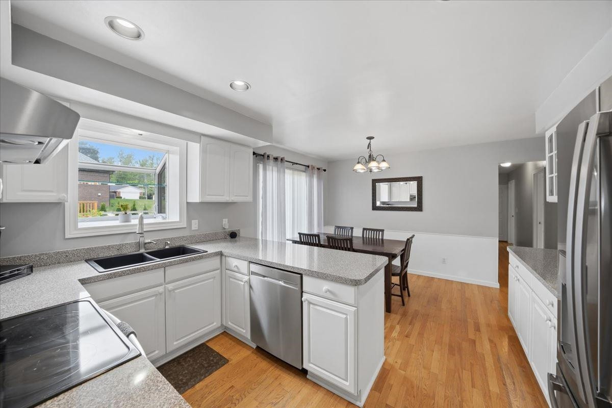 5191 Saint Richard Drive, Utica, MI 48316 — Photo 9