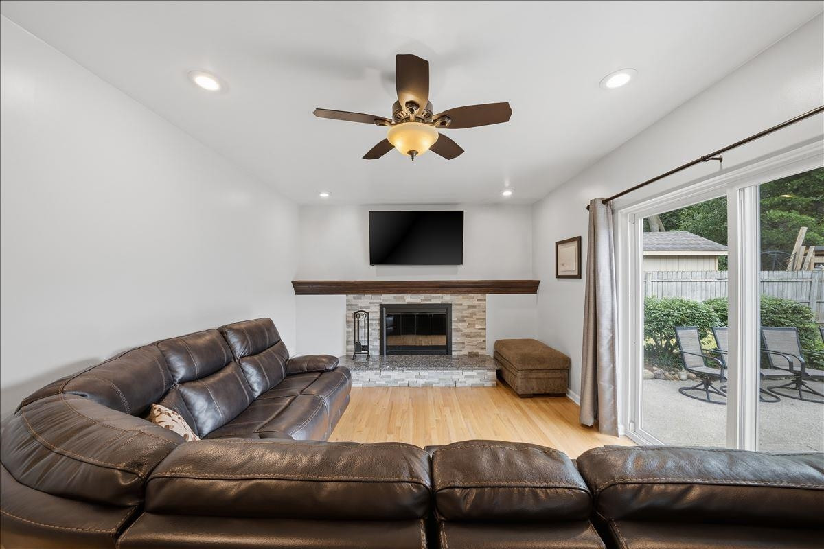 5191 Saint Richard Drive, Utica, MI 48316 — Photo 11