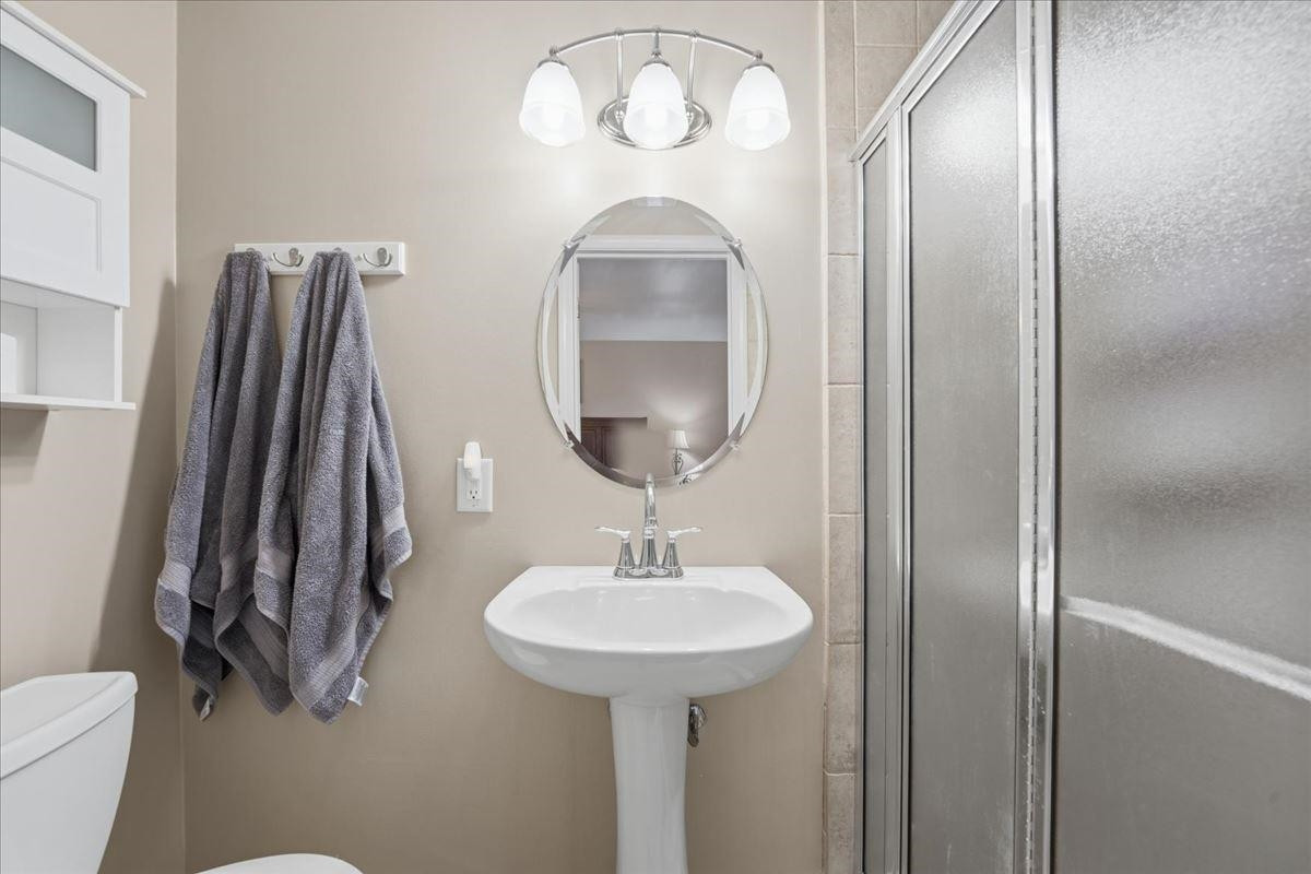5191 Saint Richard Drive, Utica, MI 48316 — Photo 14