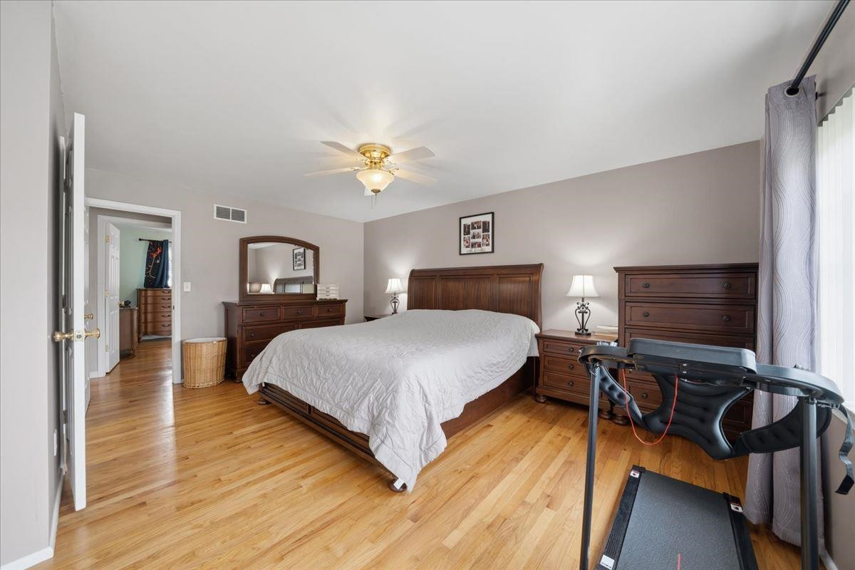 5191 Saint Richard Drive, Utica, MI 48316 — Photo 15