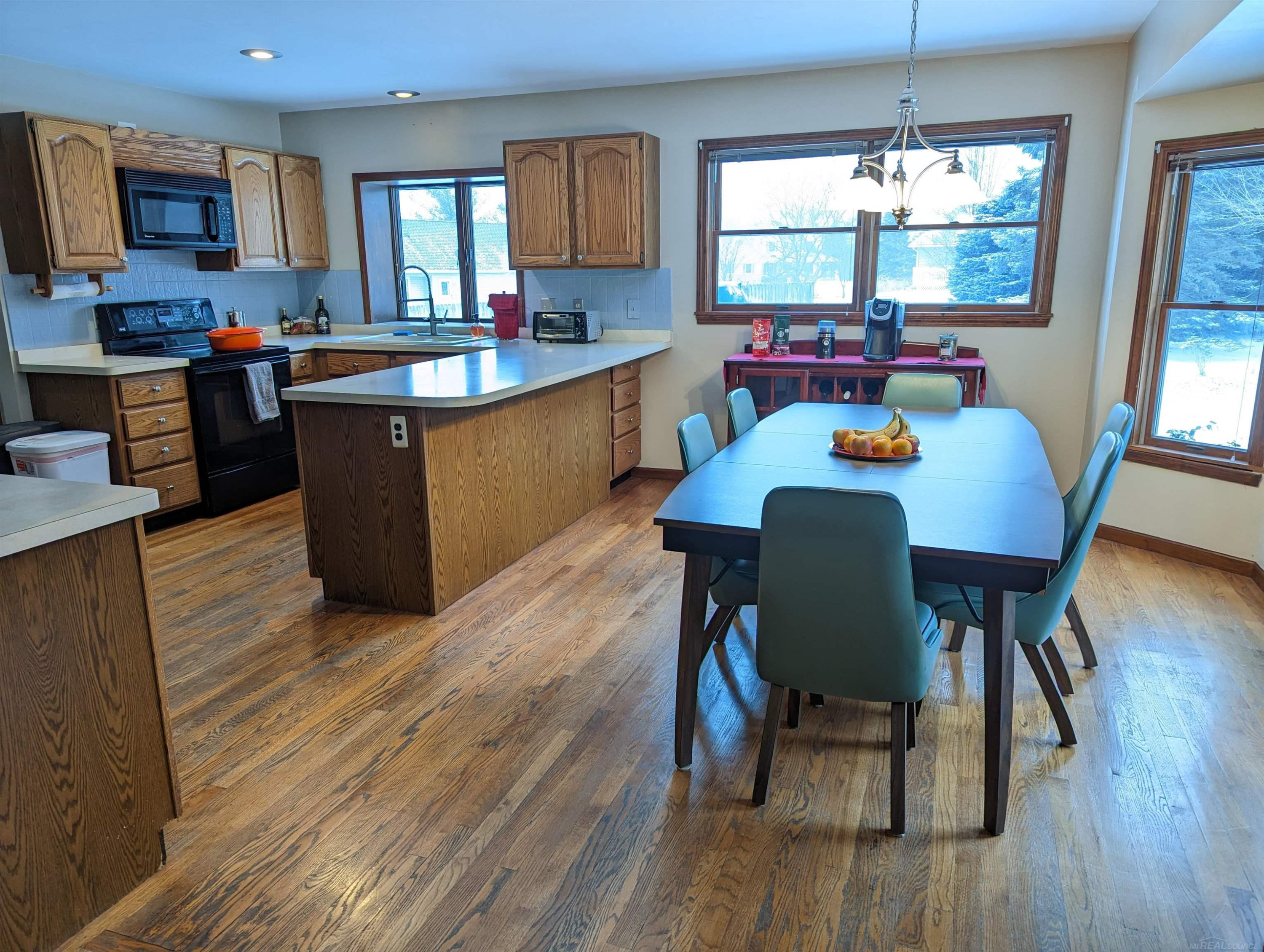9764 Annabelle Court, South Lyon, MI 48178 — Photo 5