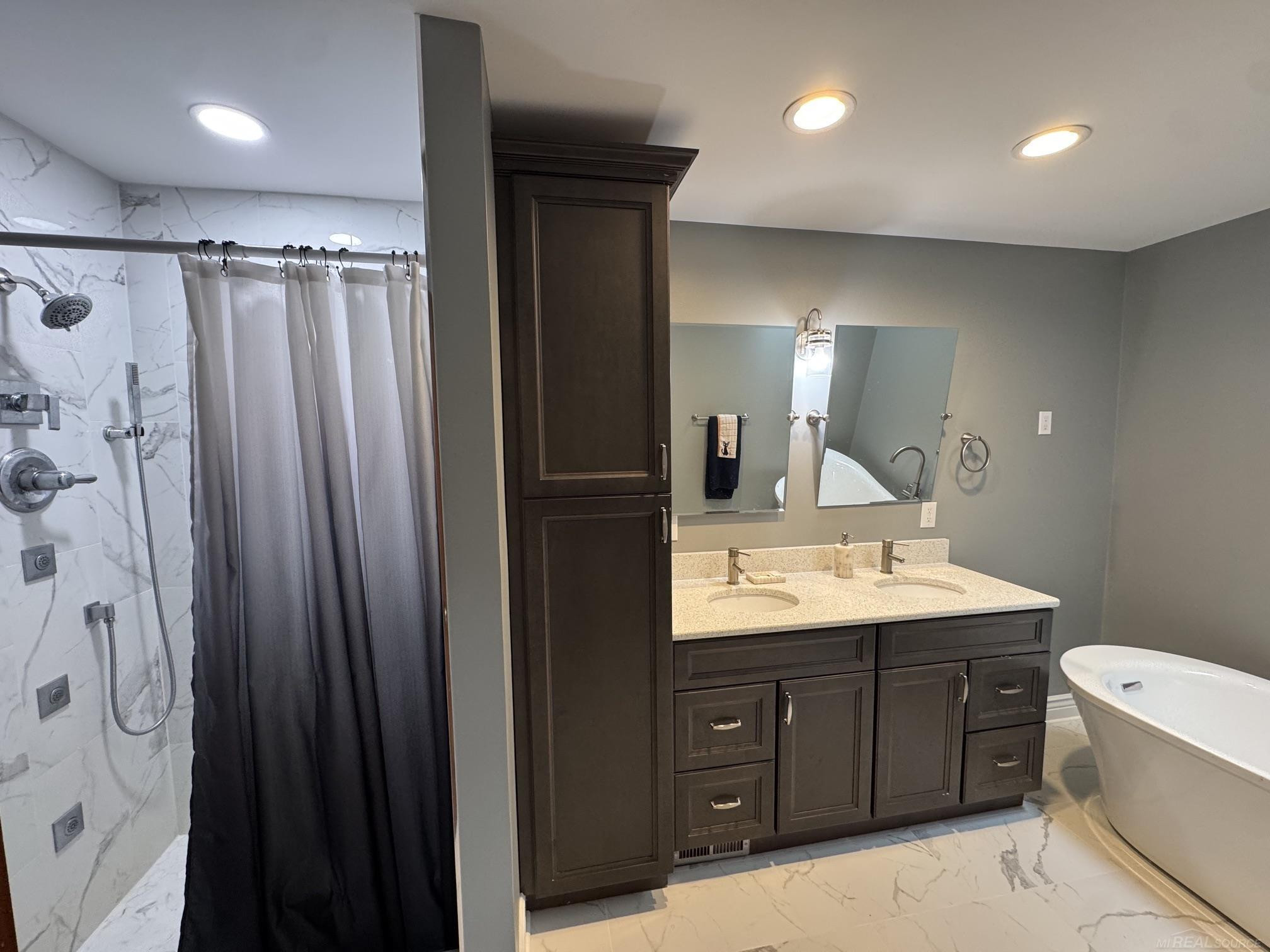 9764 Annabelle Court, South Lyon, MI 48178 — Photo 22