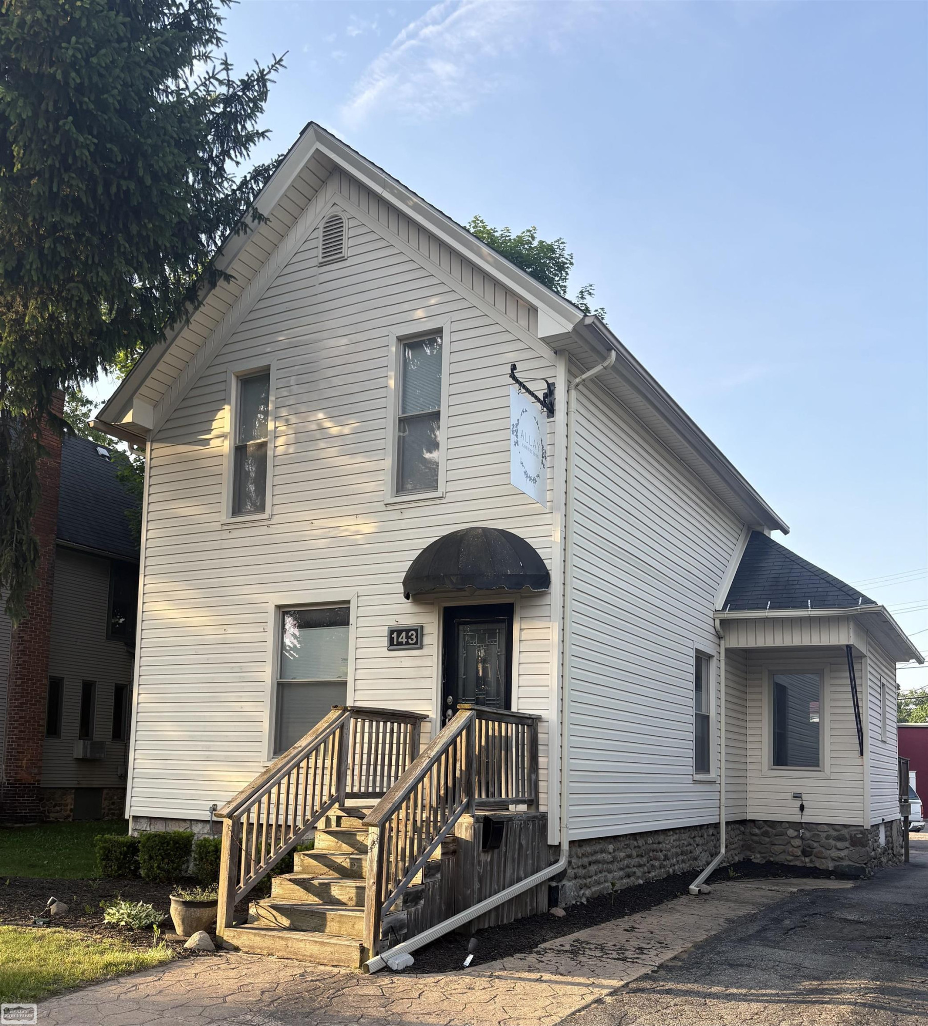 143 W Saint Clair Street, MI 48065