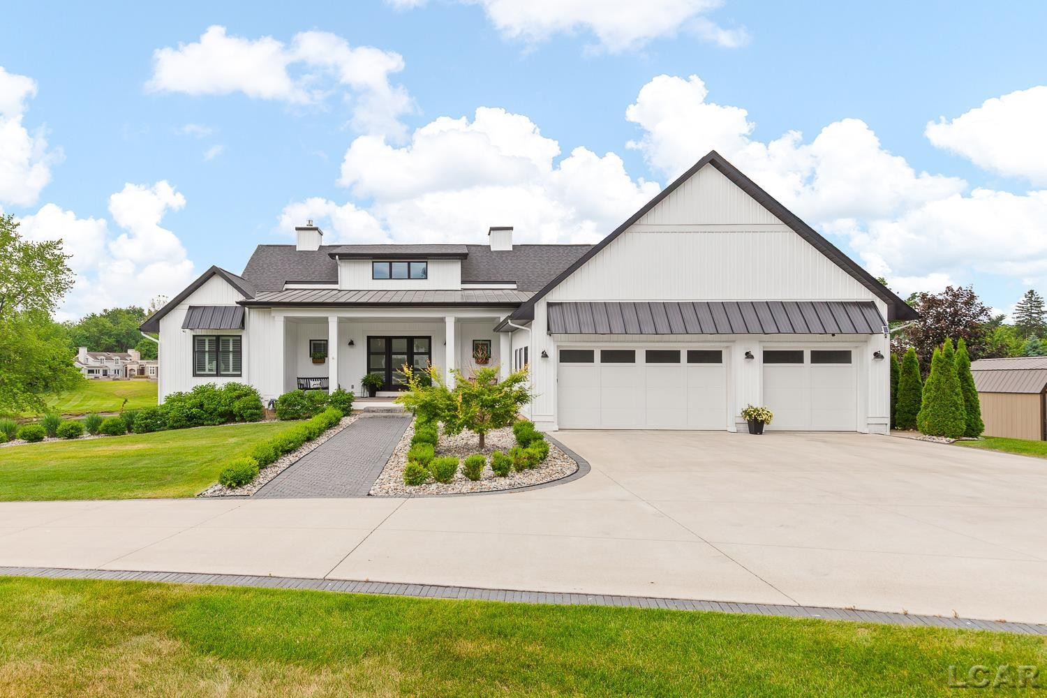575 Budlong Street, Adrian, MI 49221 — Photo 2