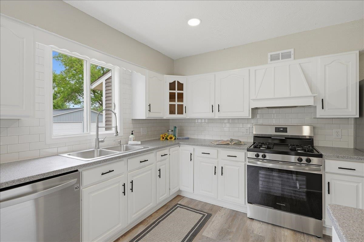 6456 W Court Street, Flint, MI 48532 — Photo 7