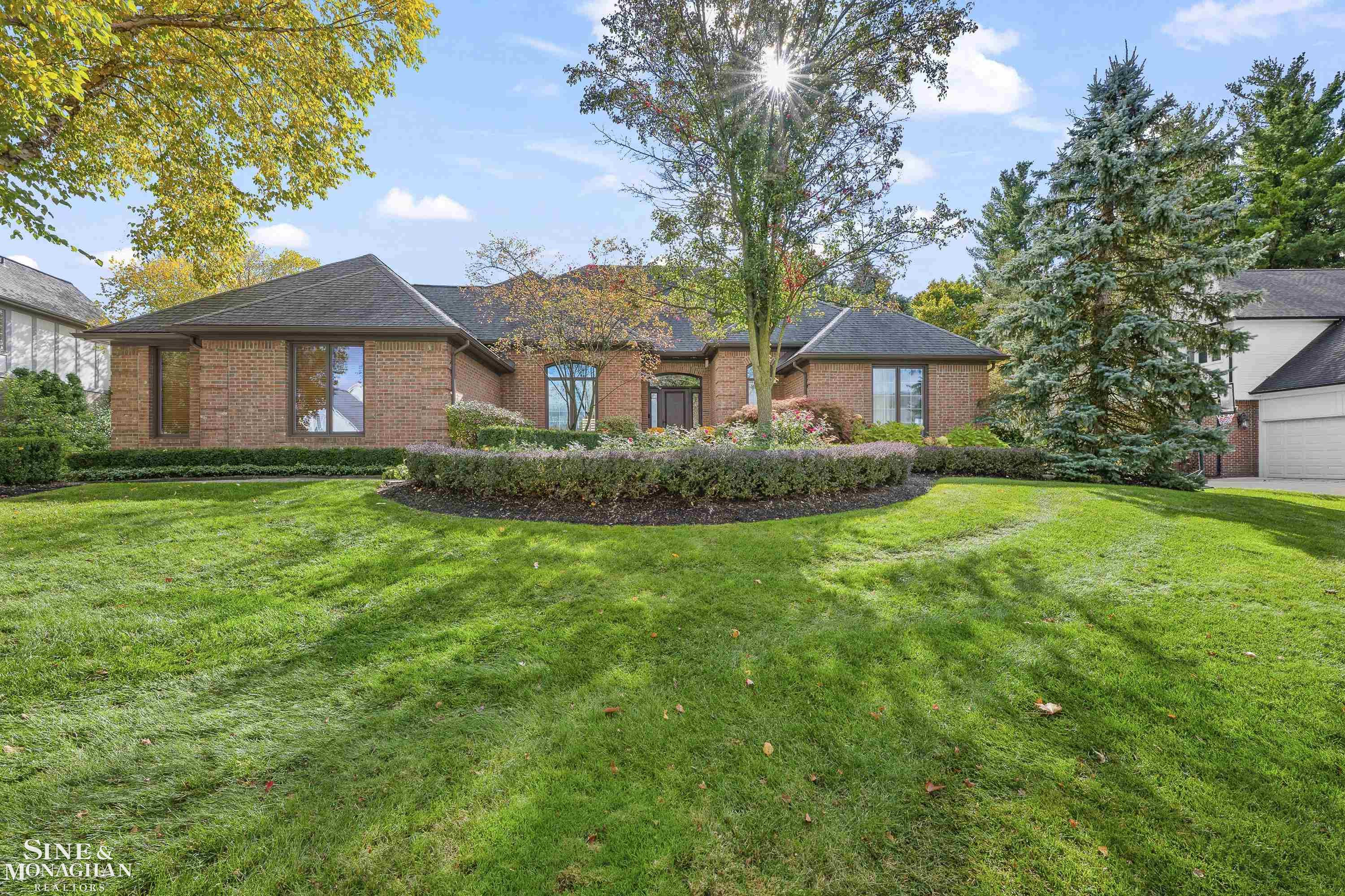 1126 Ridgeway Drive, Rochester, MI 48307 — front exterior