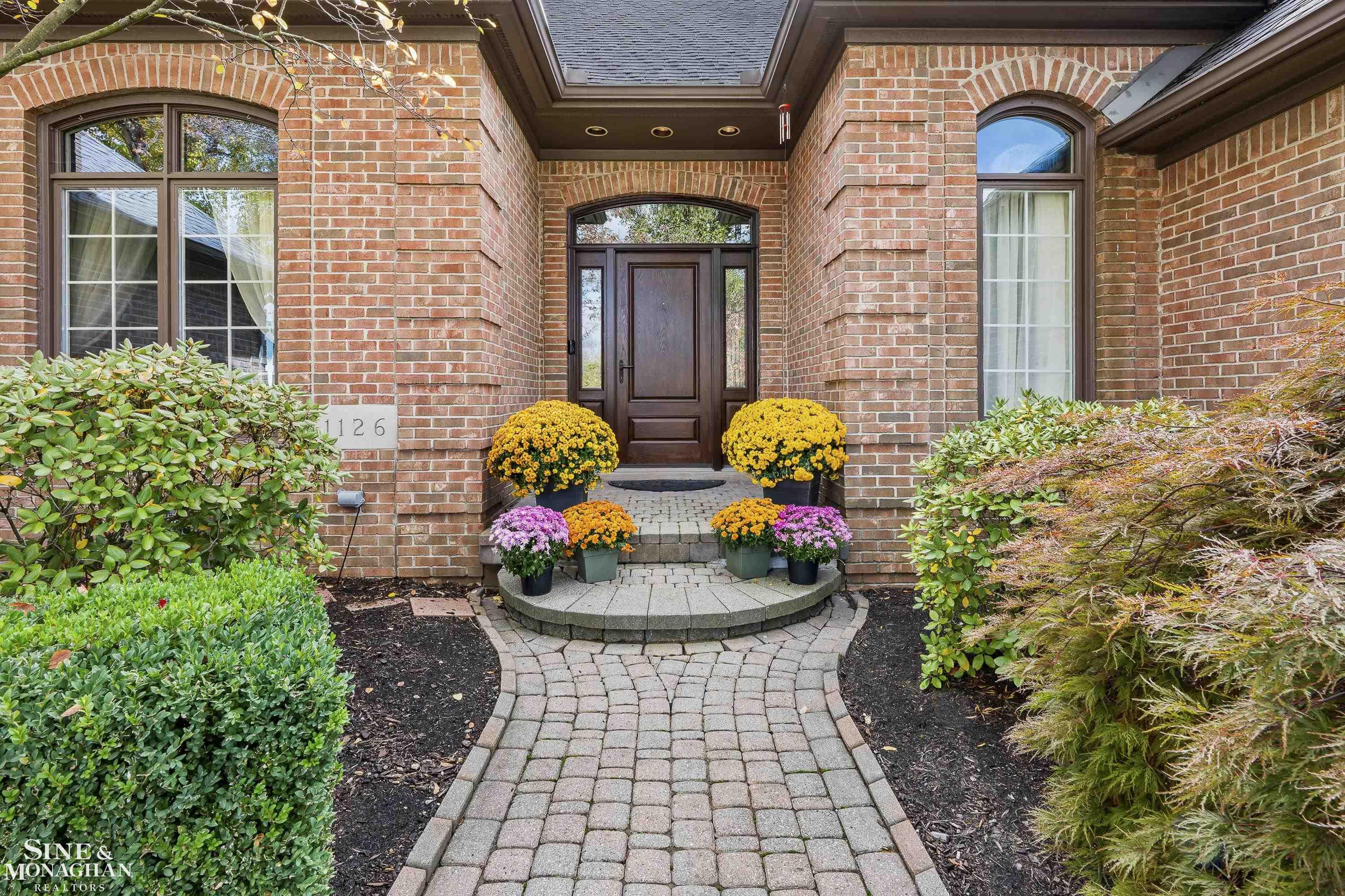 1126 Ridgeway Drive, Rochester, MI 48307 — Photo 2