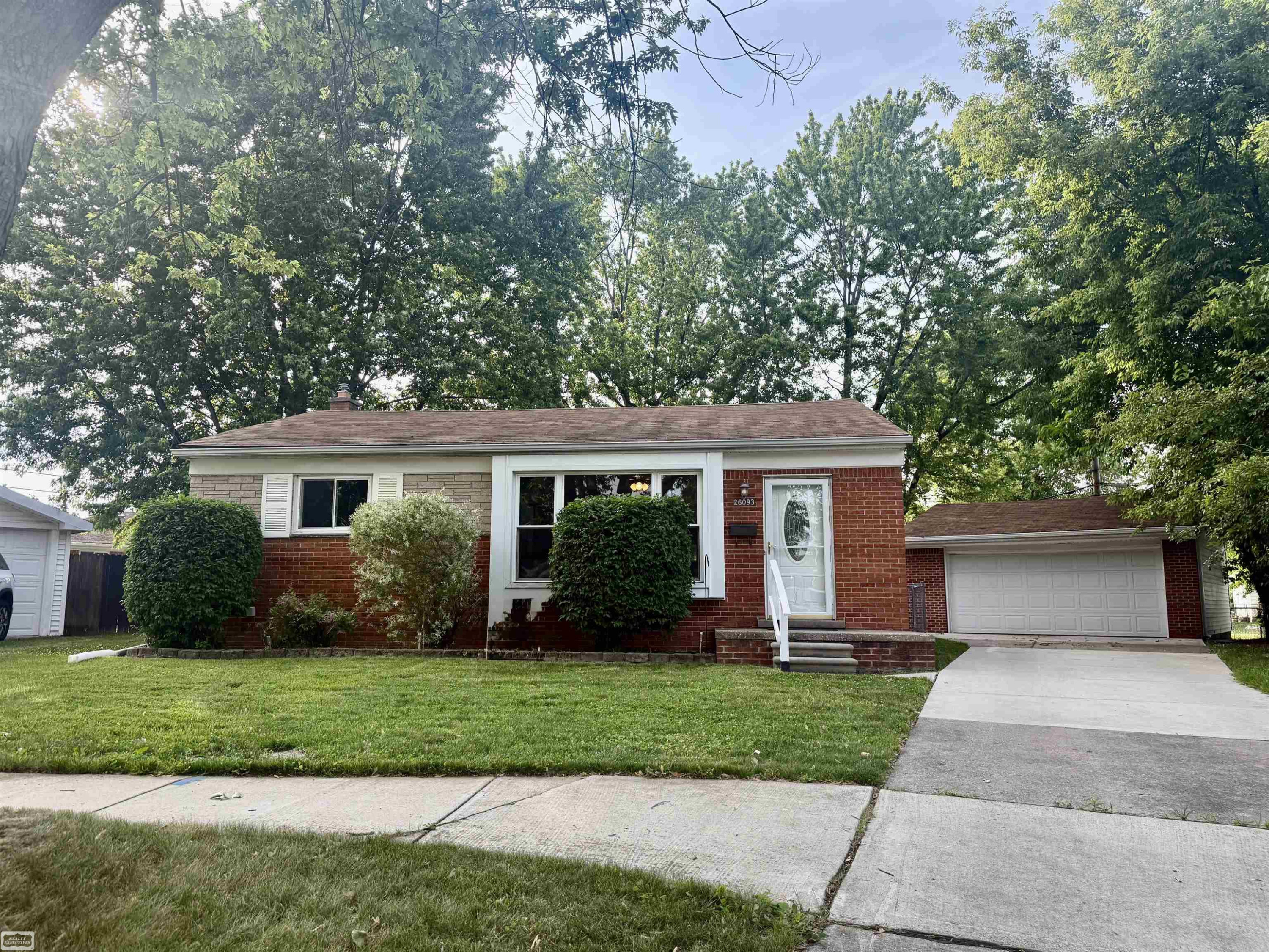 26093 La Salle Ct. Street, Roseville, MI 48066