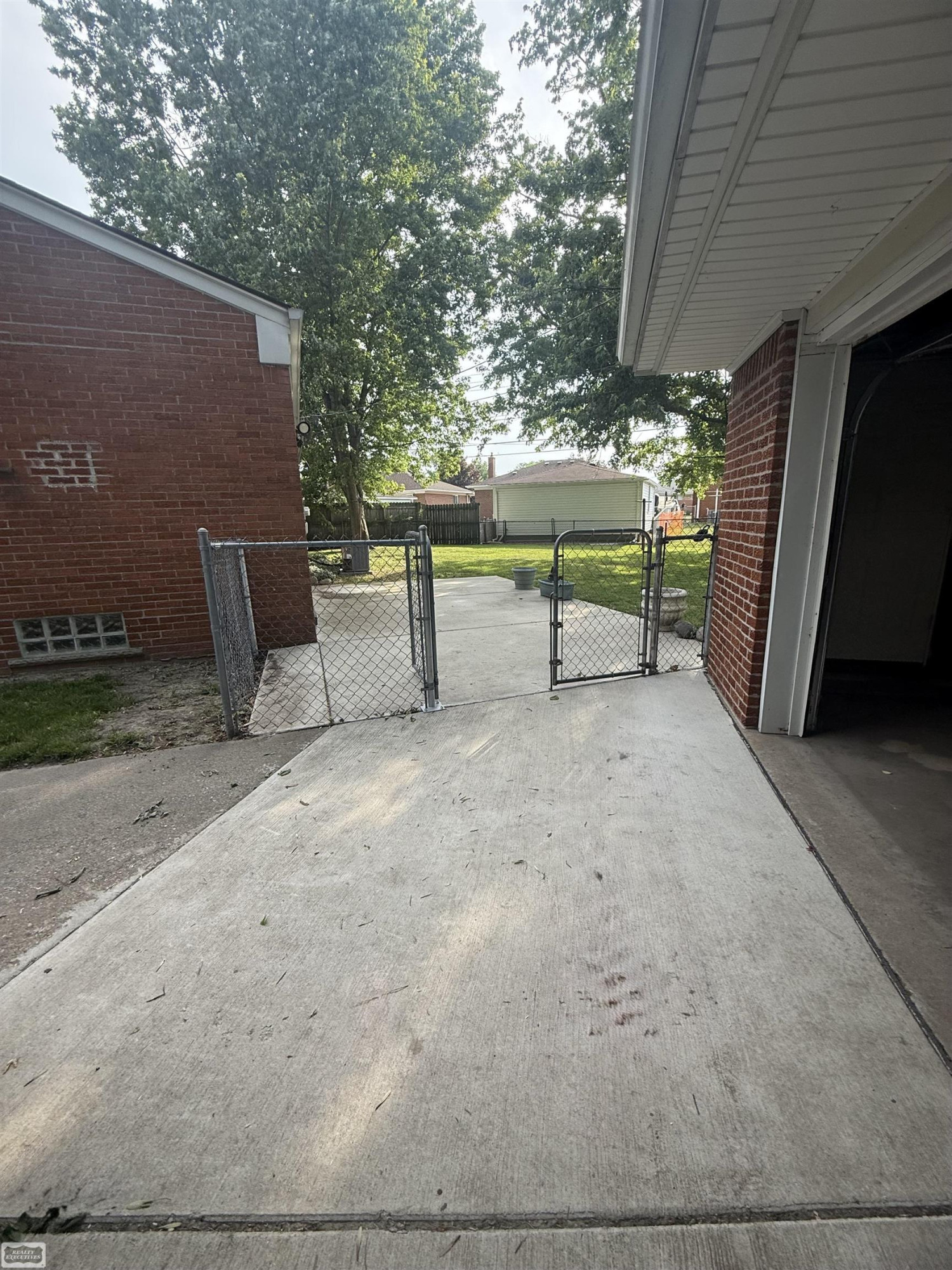 26093 La Salle Ct. Street, Roseville, MI 48066 — Photo 23