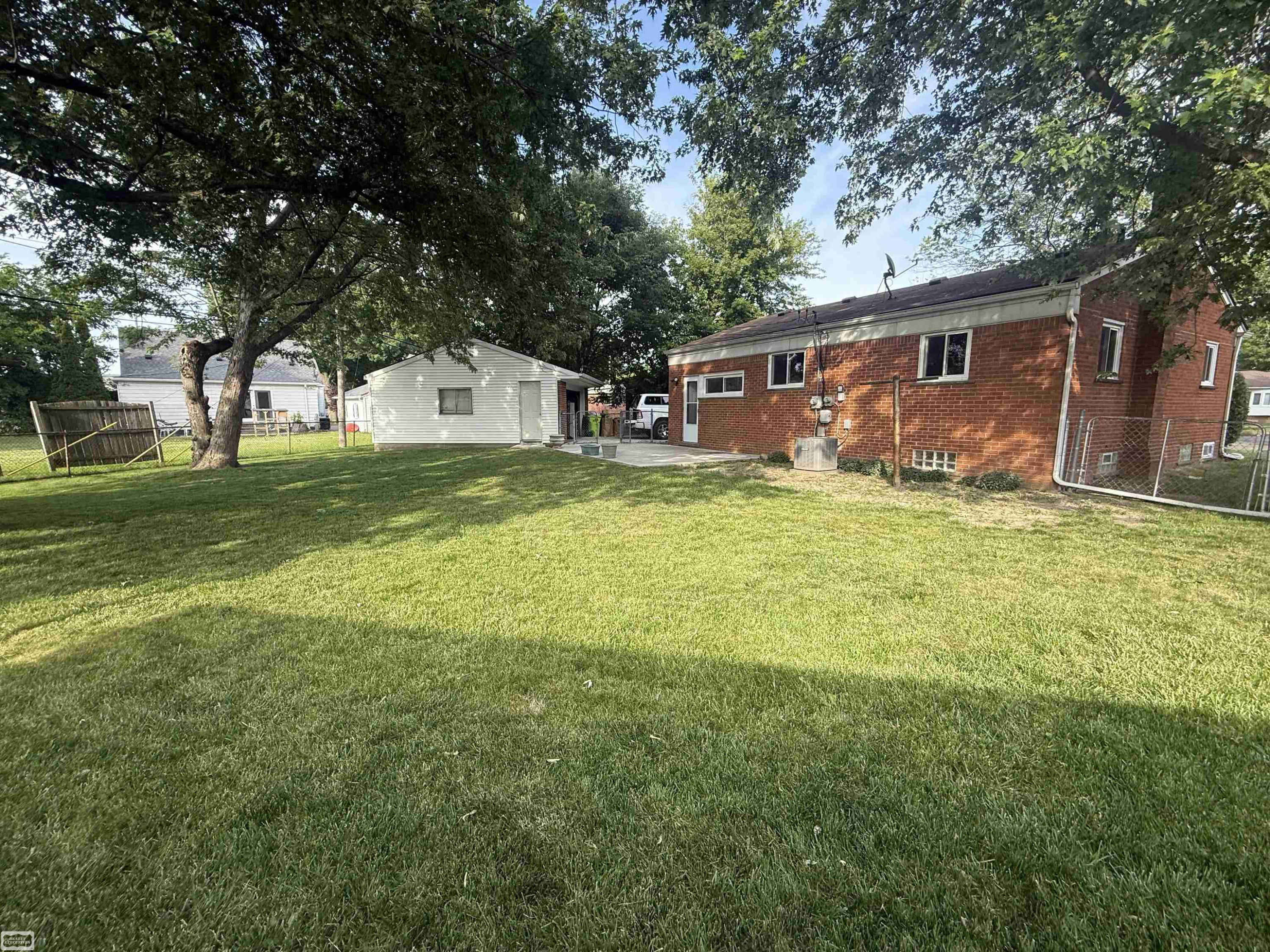 26093 La Salle Ct. Street, Roseville, MI 48066 — Photo 26