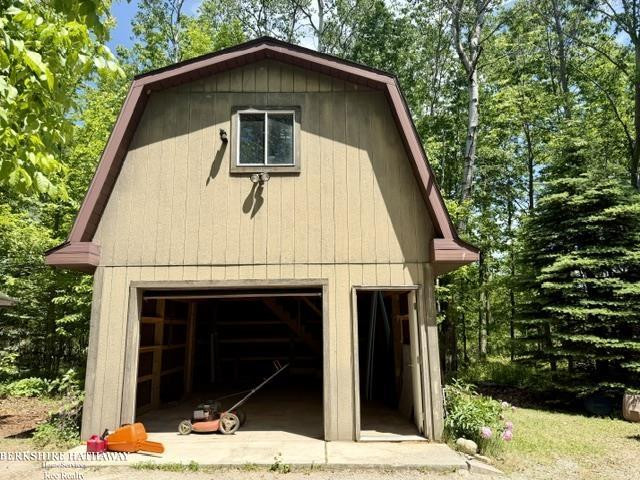 4412 Glasbury Court, Gladwin, MI 48624 — Photo 2