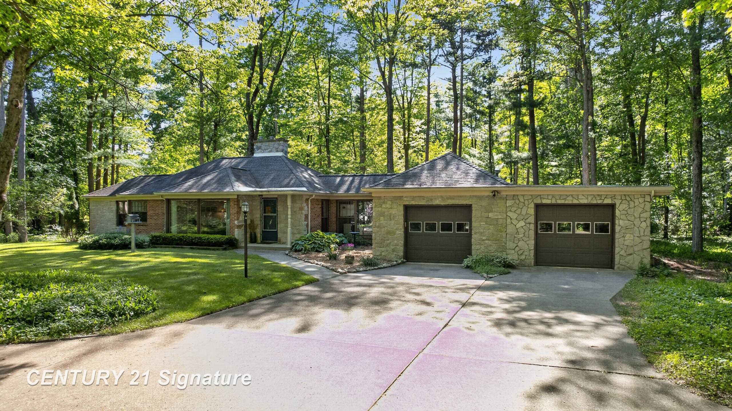 1820 Lawrence Drive, Midland, MI 48640 — front exterior