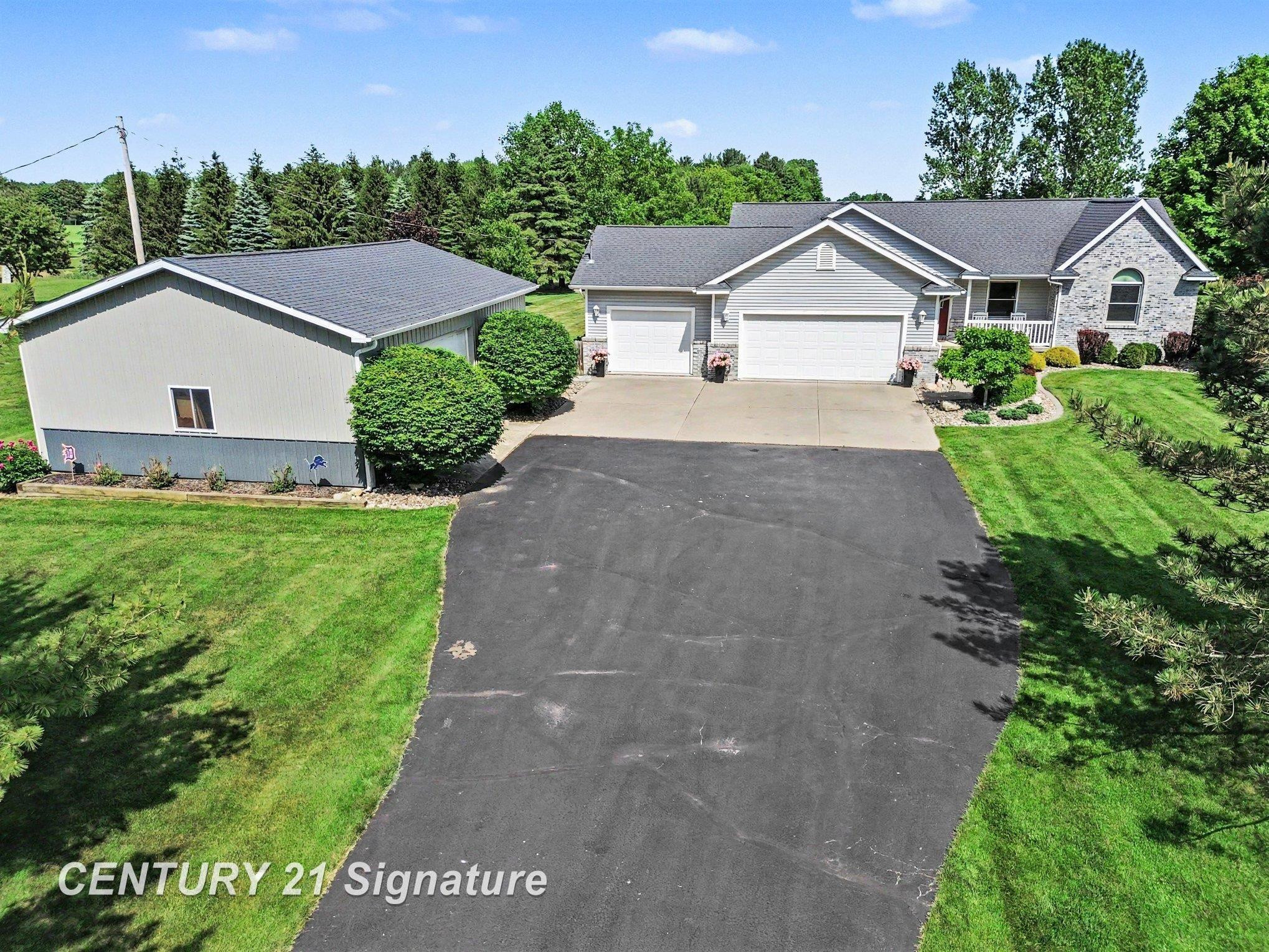 3790 N Gleaner Road, Freeland, MI 48623