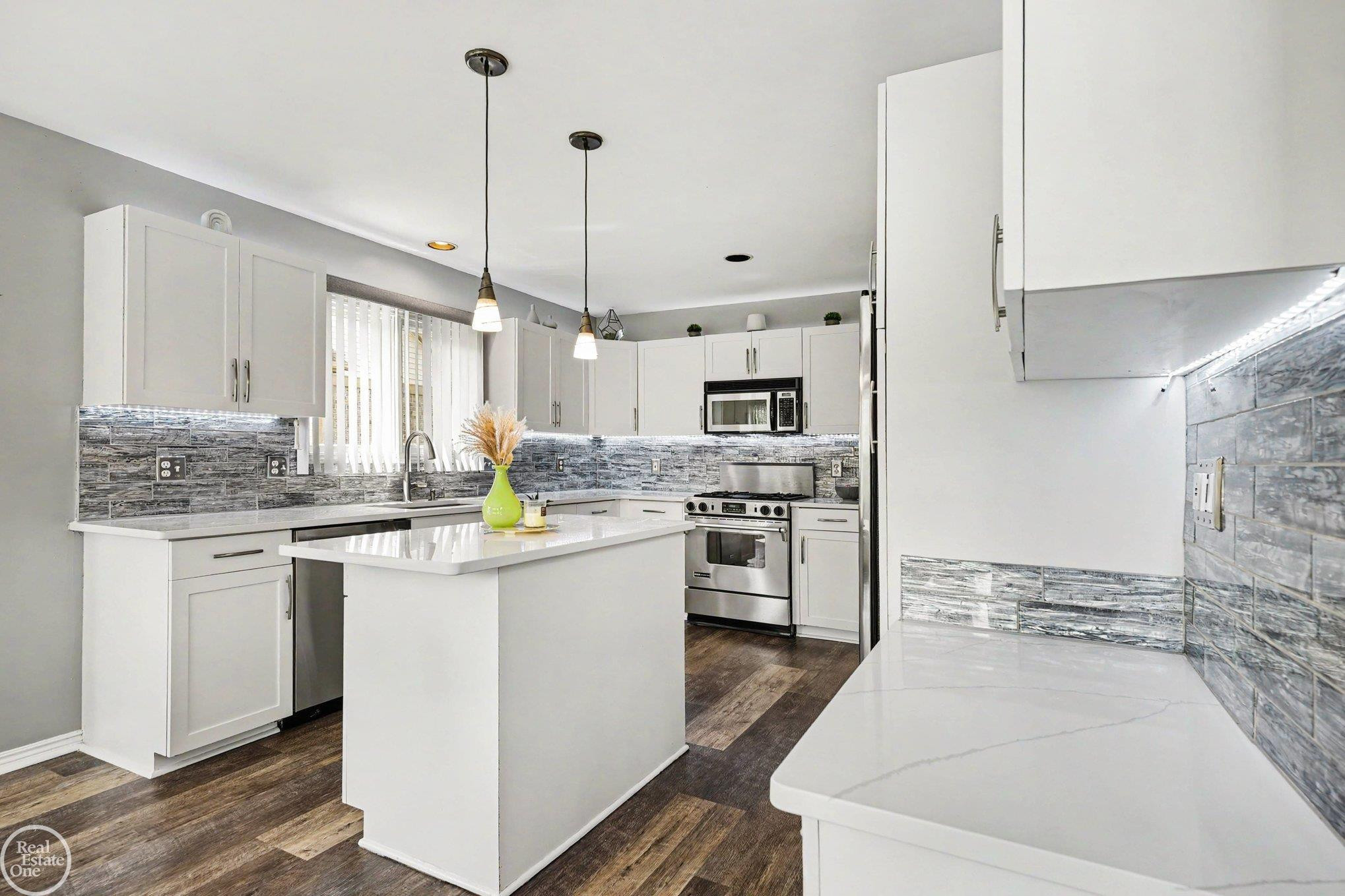 48710 Lafayette Drive, Macomb, MI 48044 — Photo 12