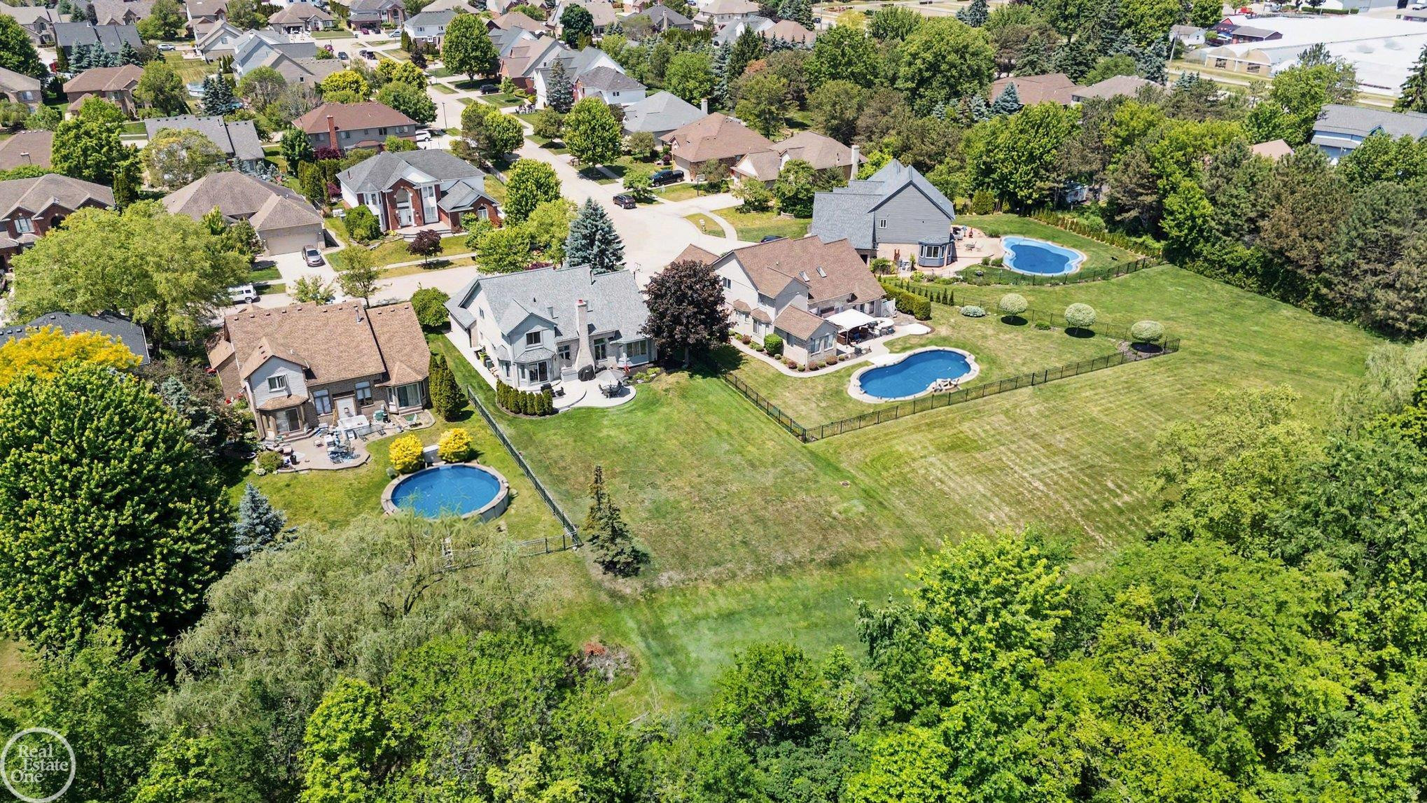 48710 Lafayette Drive, Macomb, MI 48044 — Photo 32
