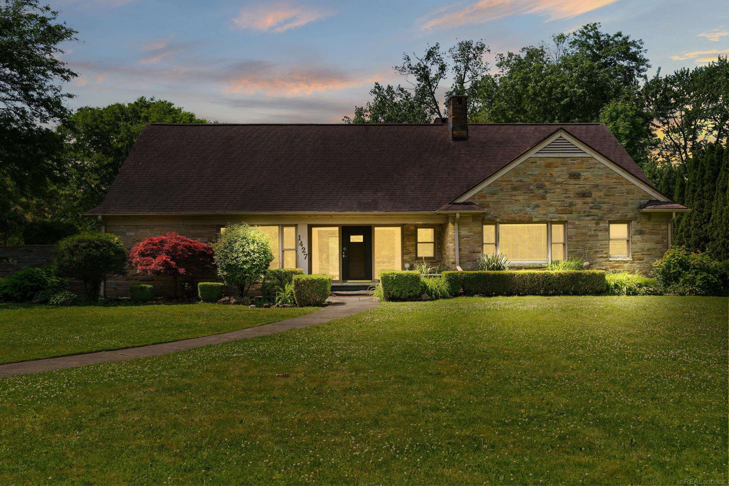 1427 Sunningdale Drive, Grosse Pointe, MI 48236 — Photo 2
