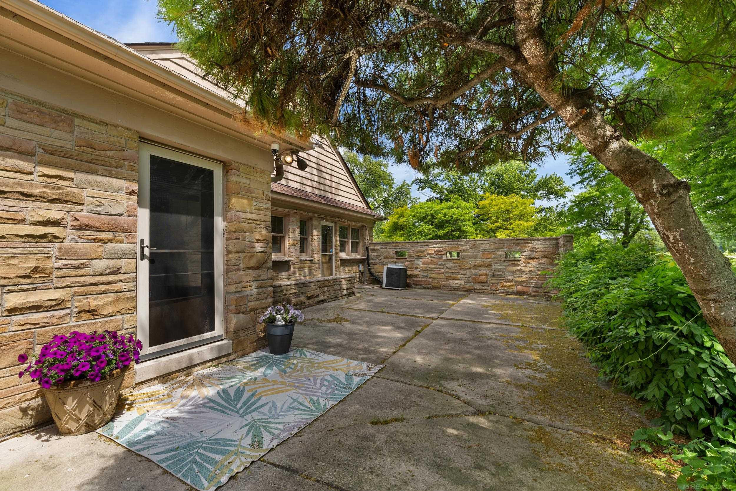 1427 Sunningdale Drive, Grosse Pointe, MI 48236 — Photo 14
