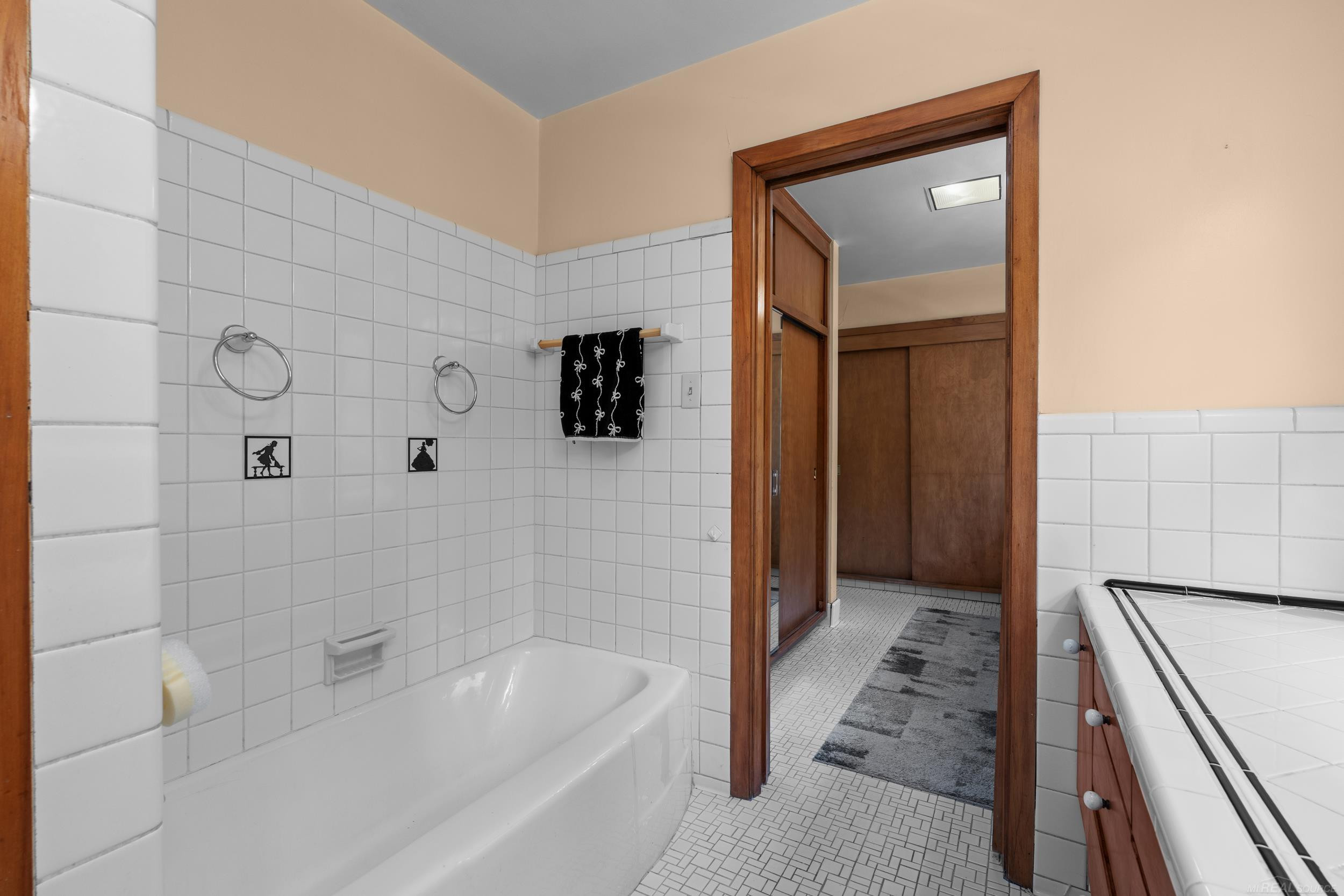 1427 Sunningdale Drive, Grosse Pointe, MI 48236 — Photo 34