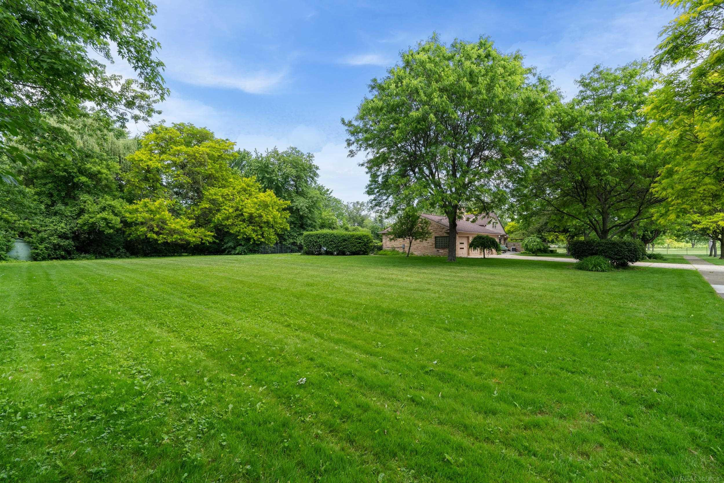 1427 Sunningdale Drive, Grosse Pointe, MI 48236 — Photo 61