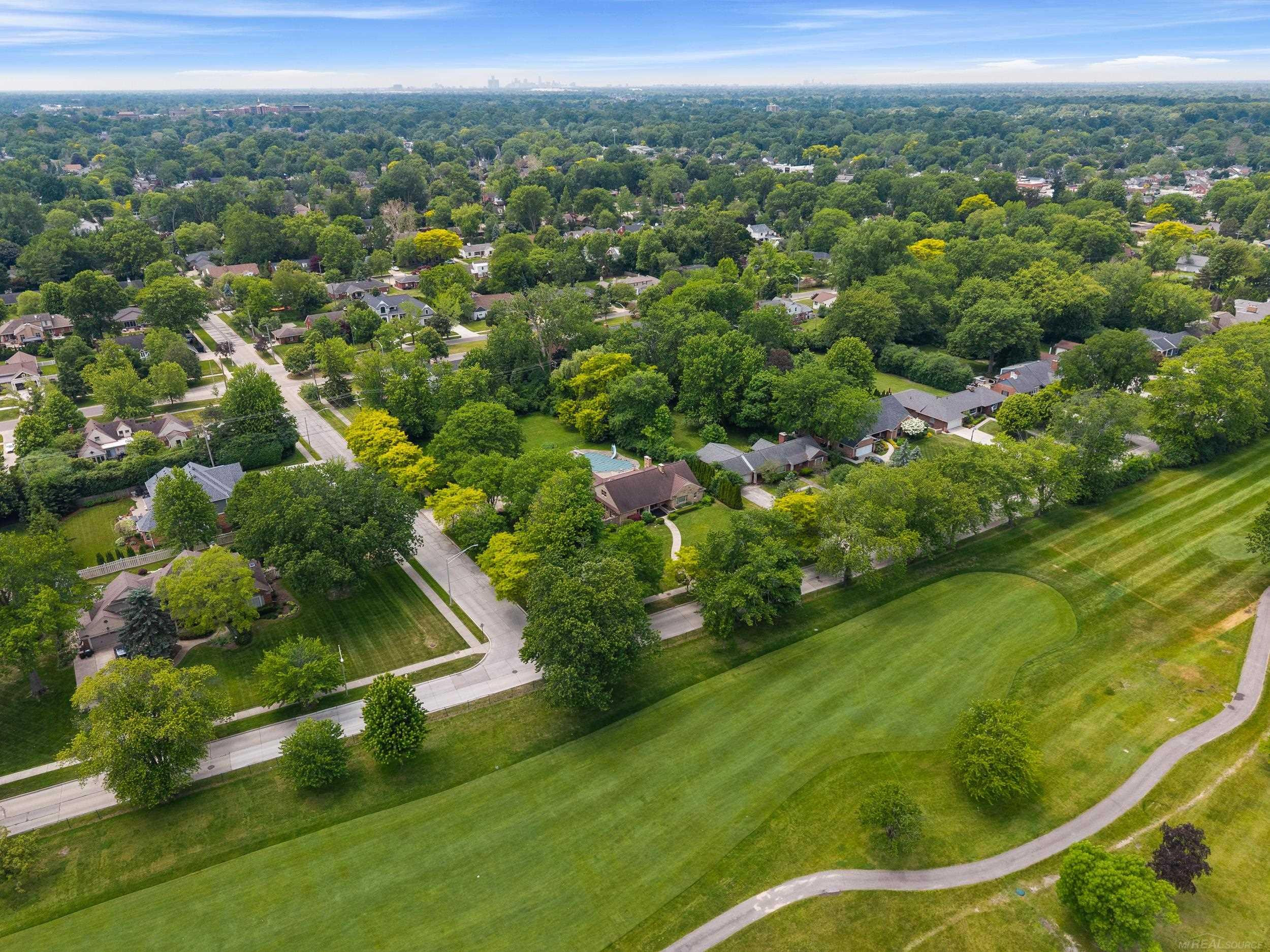 1427 Sunningdale Drive, Grosse Pointe, MI 48236 — Photo 70