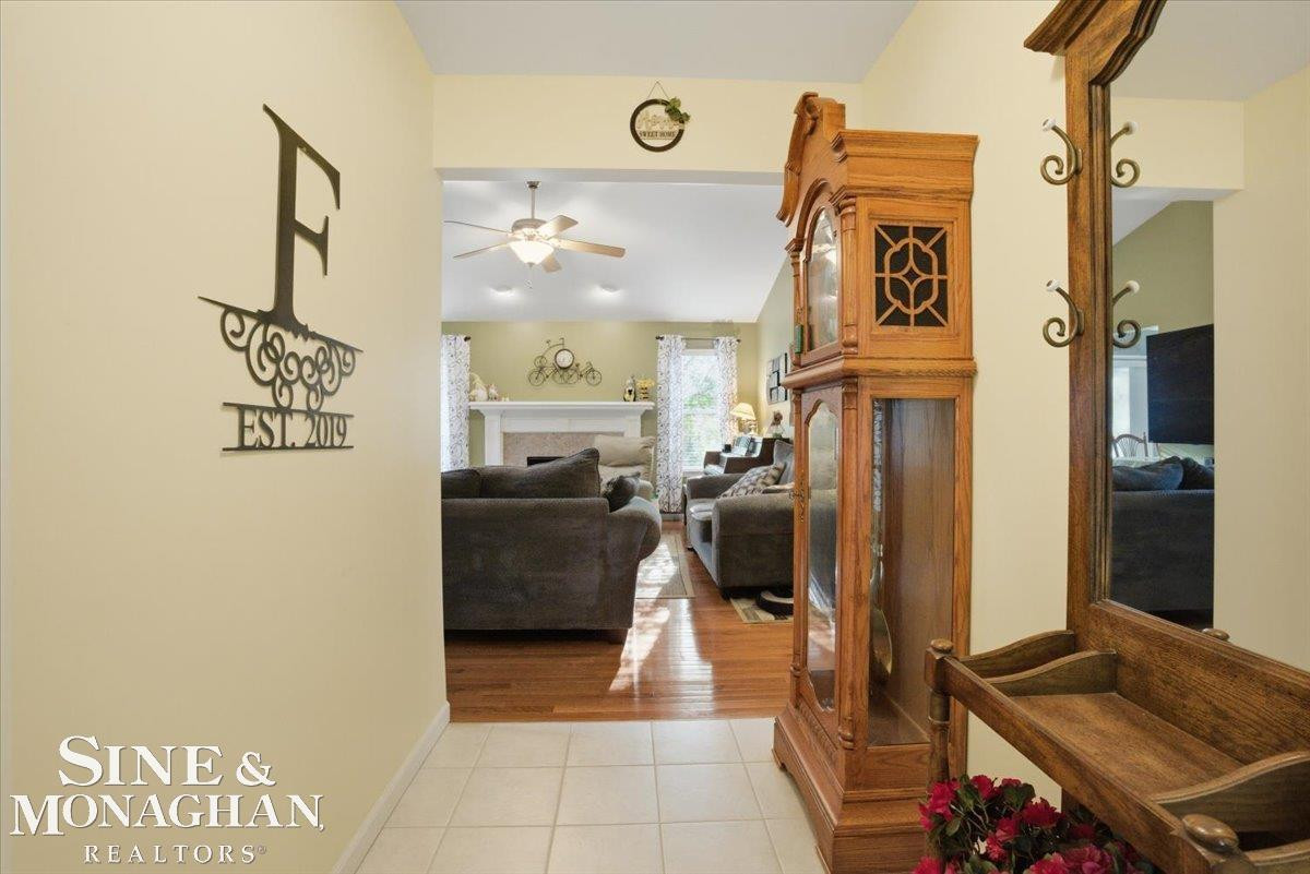 1098 Broad Ax Lane, MI — Photo 4