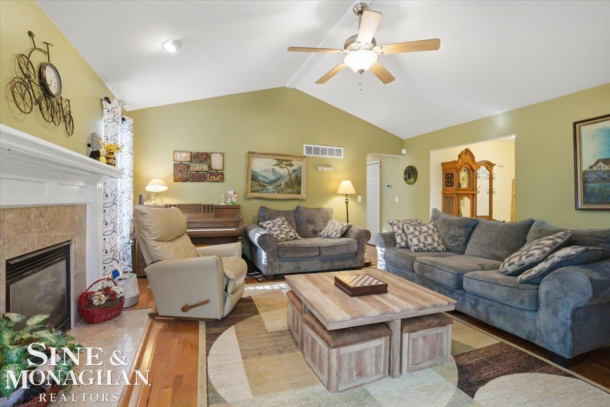 1098 Broad Ax Lane, MI — Photo 11