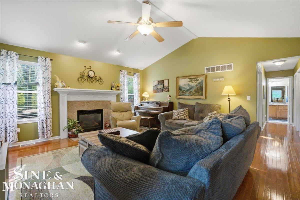 1098 Broad Ax Lane, MI — Photo 12