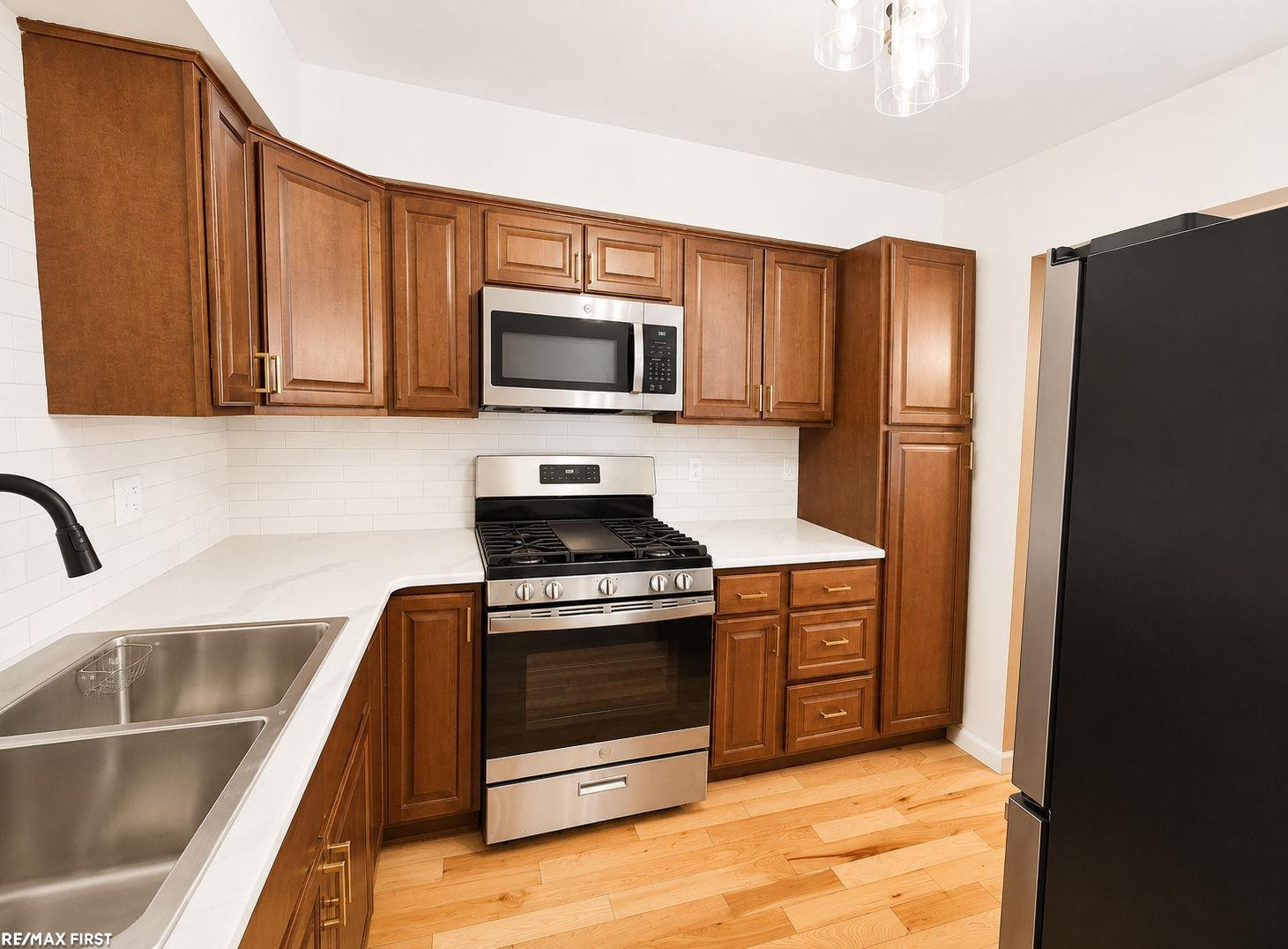 35340 Bristlecone Drive, Clinton Twp, MI 48035 — Photo 5