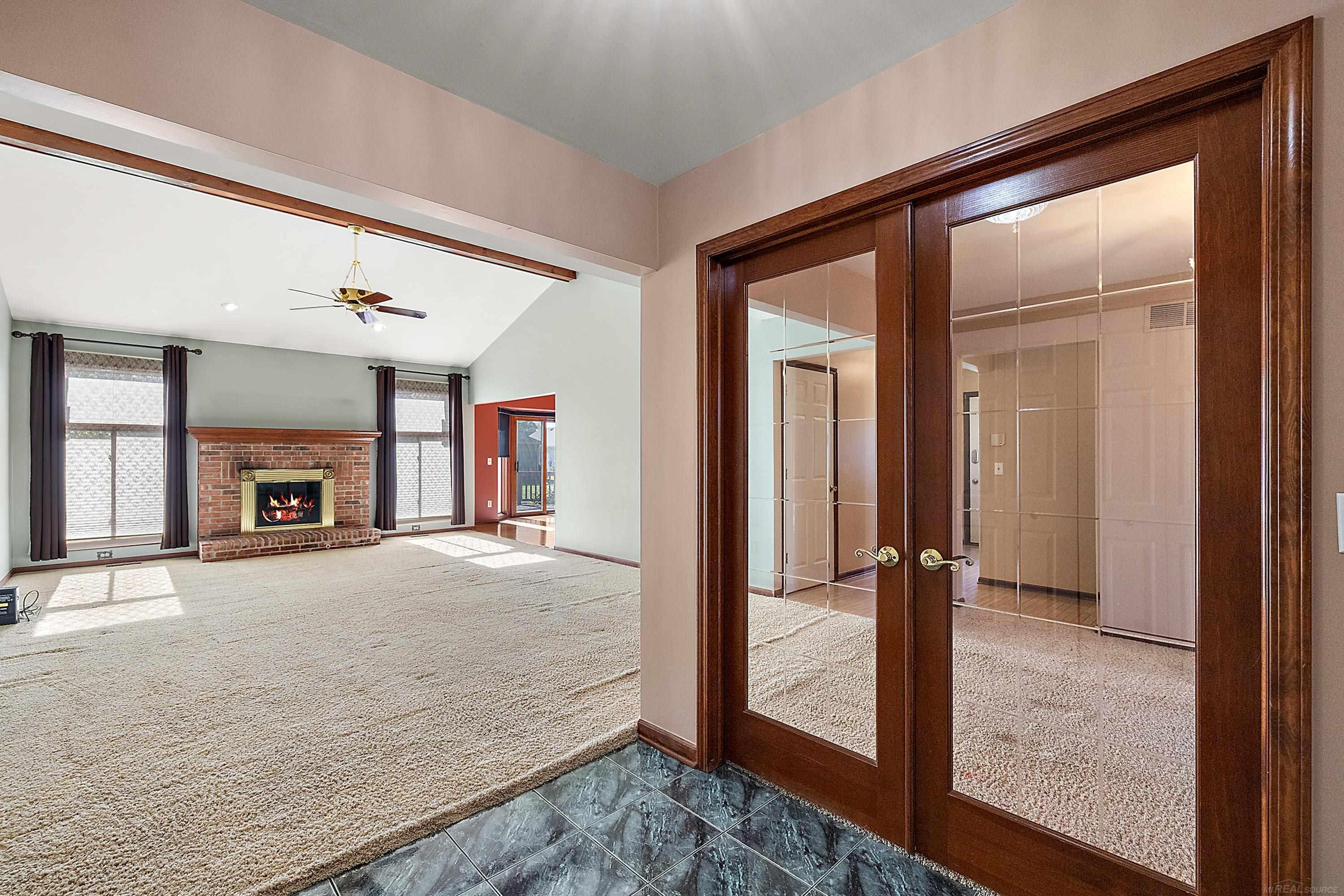 48626 Thorncroft Drive, Macomb, MI 48044 — Photo 5