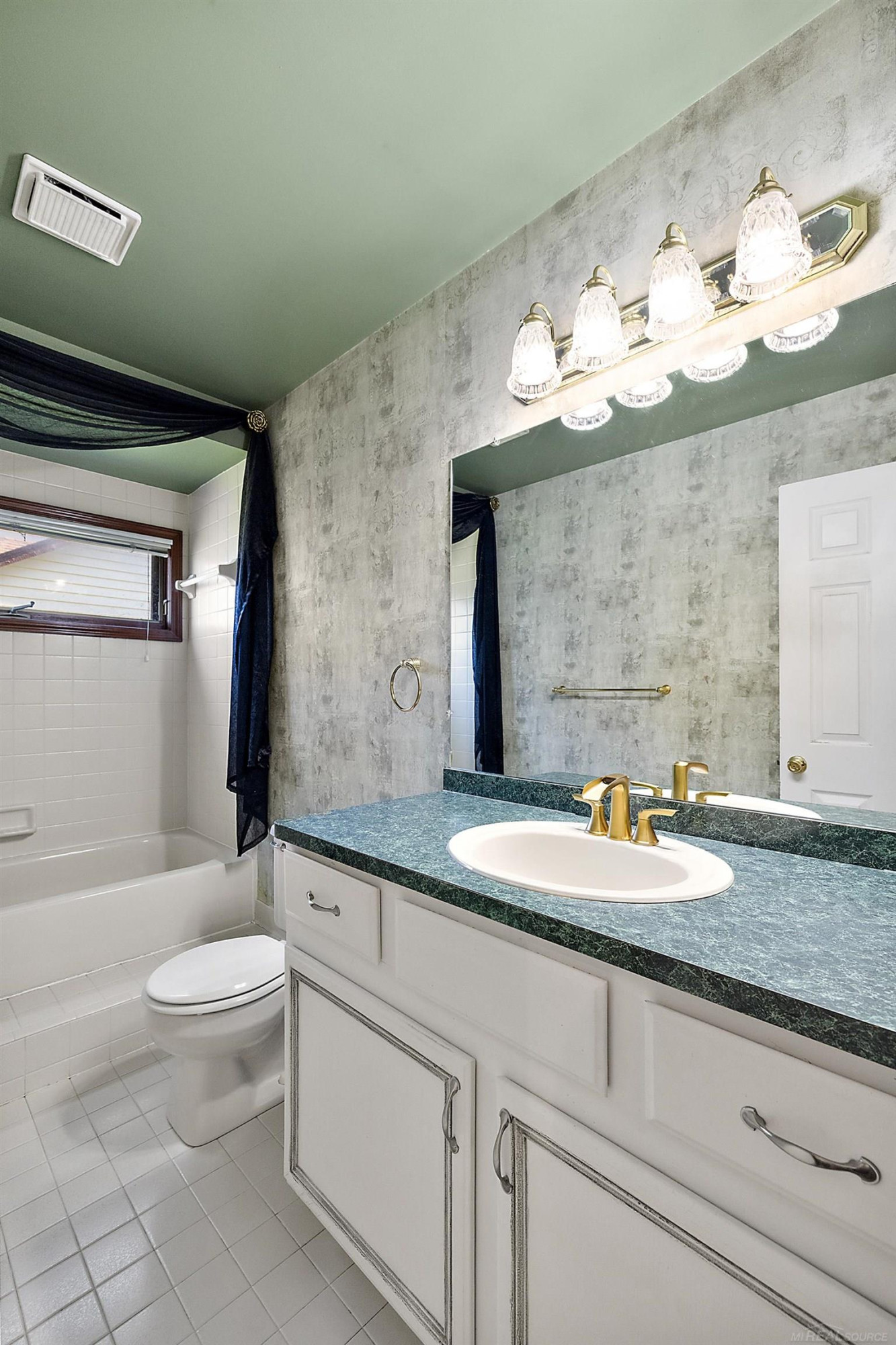 48626 Thorncroft Drive, Macomb, MI 48044 — Photo 30