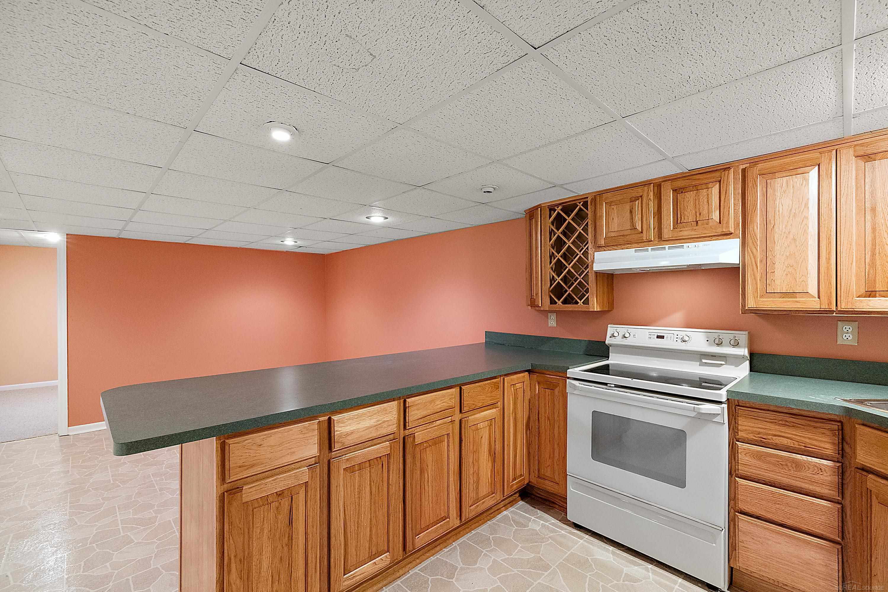 48626 Thorncroft Drive, Macomb, MI 48044 — Photo 42