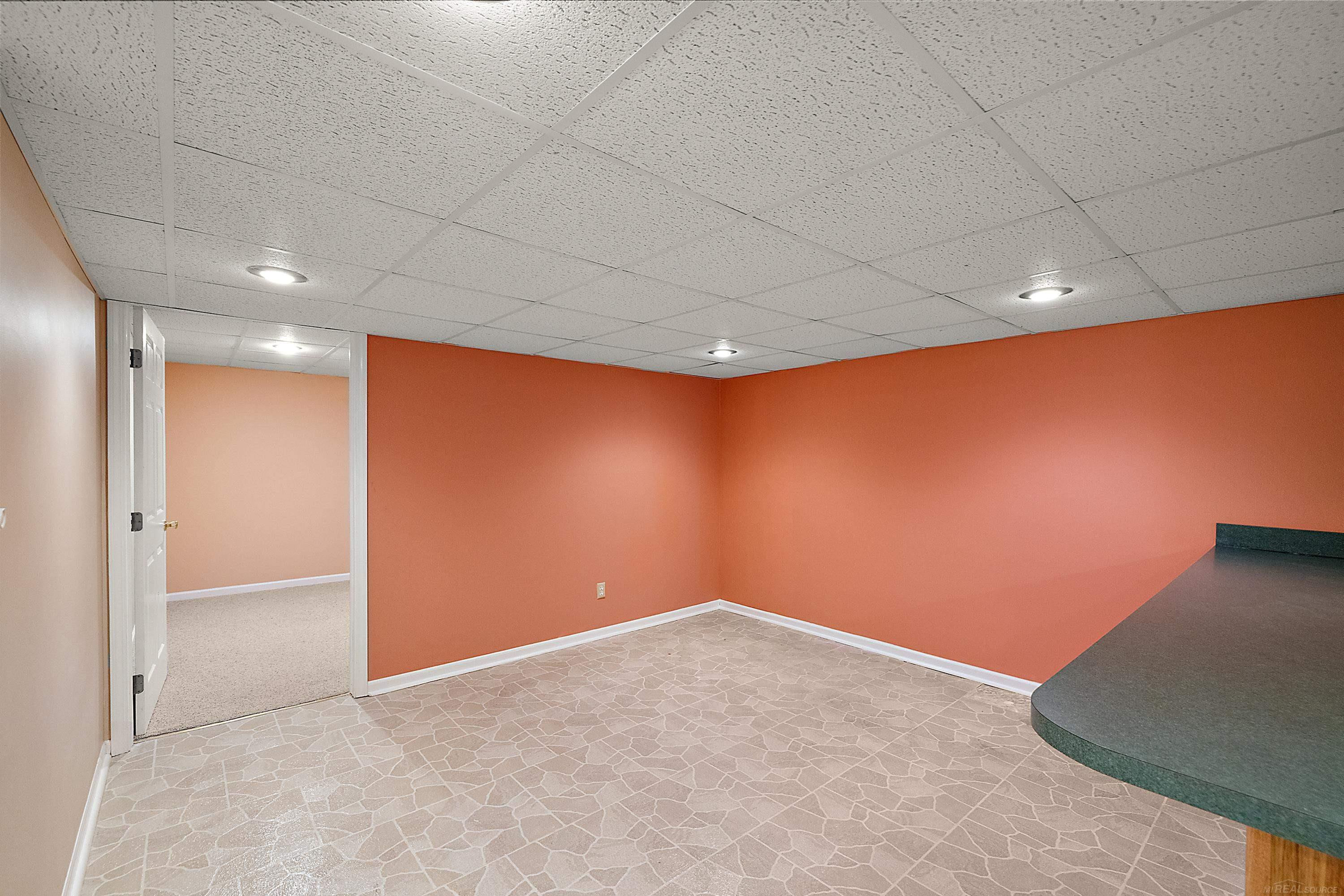 48626 Thorncroft Drive, Macomb, MI 48044 — Photo 44