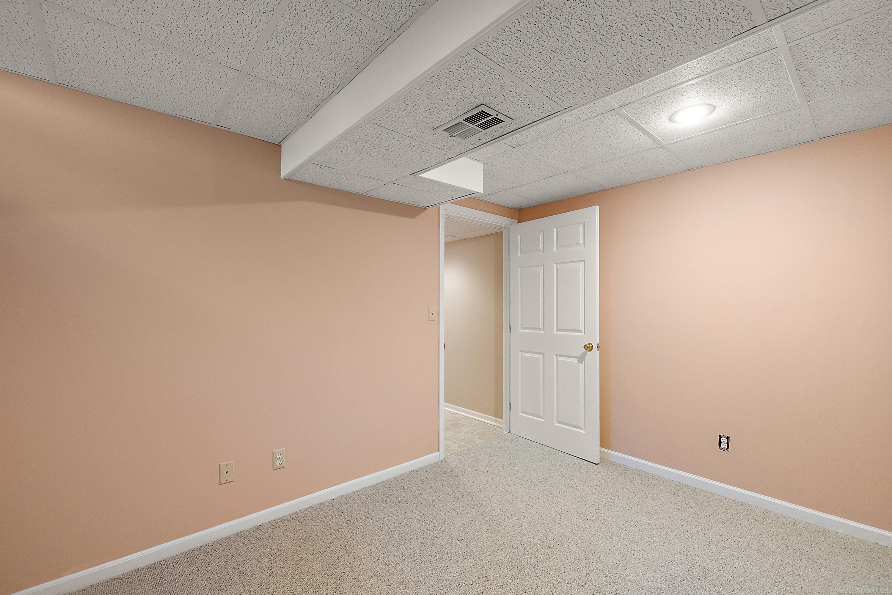 48626 Thorncroft Drive, Macomb, MI 48044 — Photo 47