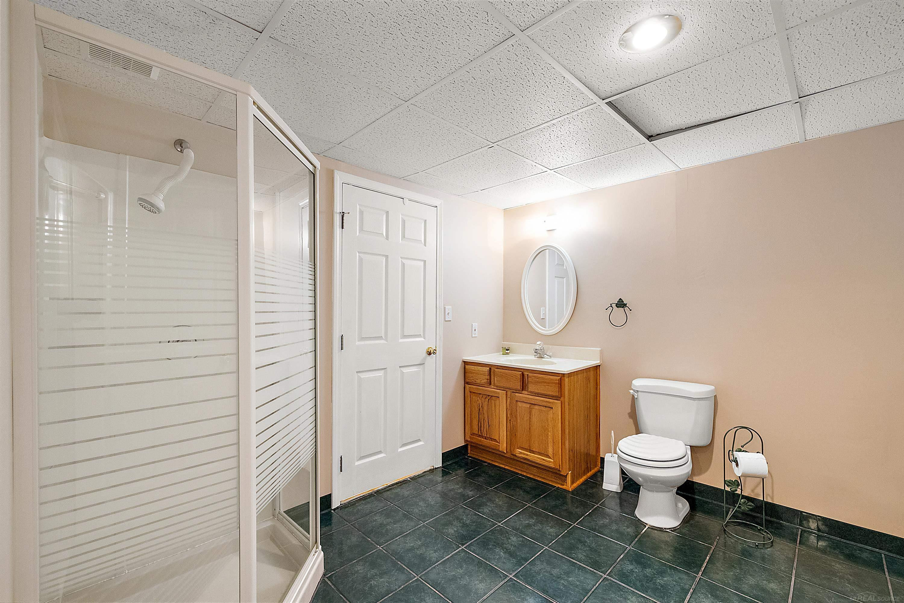48626 Thorncroft Drive, Macomb, MI 48044 — Photo 48