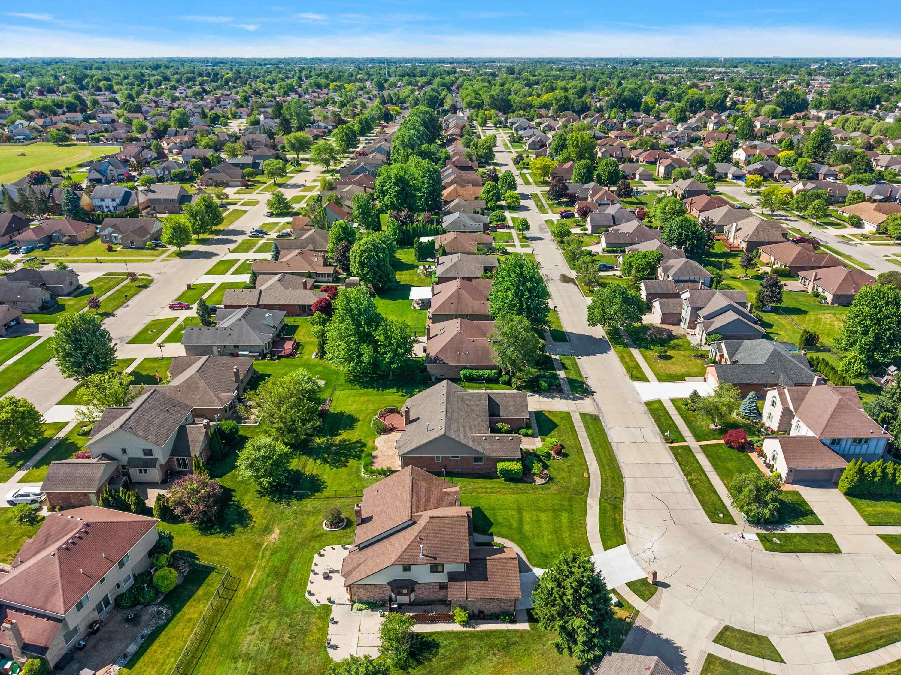 48626 Thorncroft Drive, Macomb, MI 48044 — Photo 53