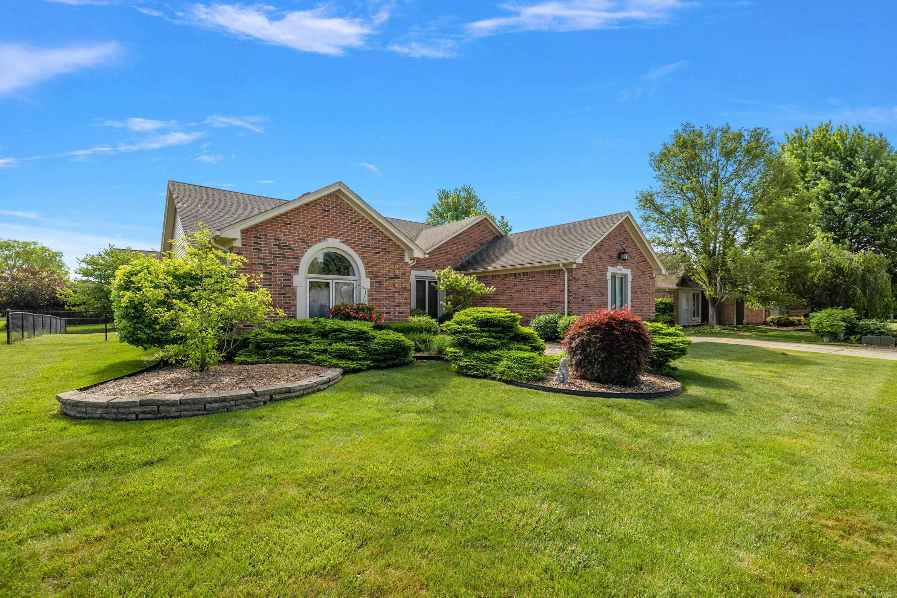 48626 Thorncroft Drive, Macomb, MI 48044 — Photo 54