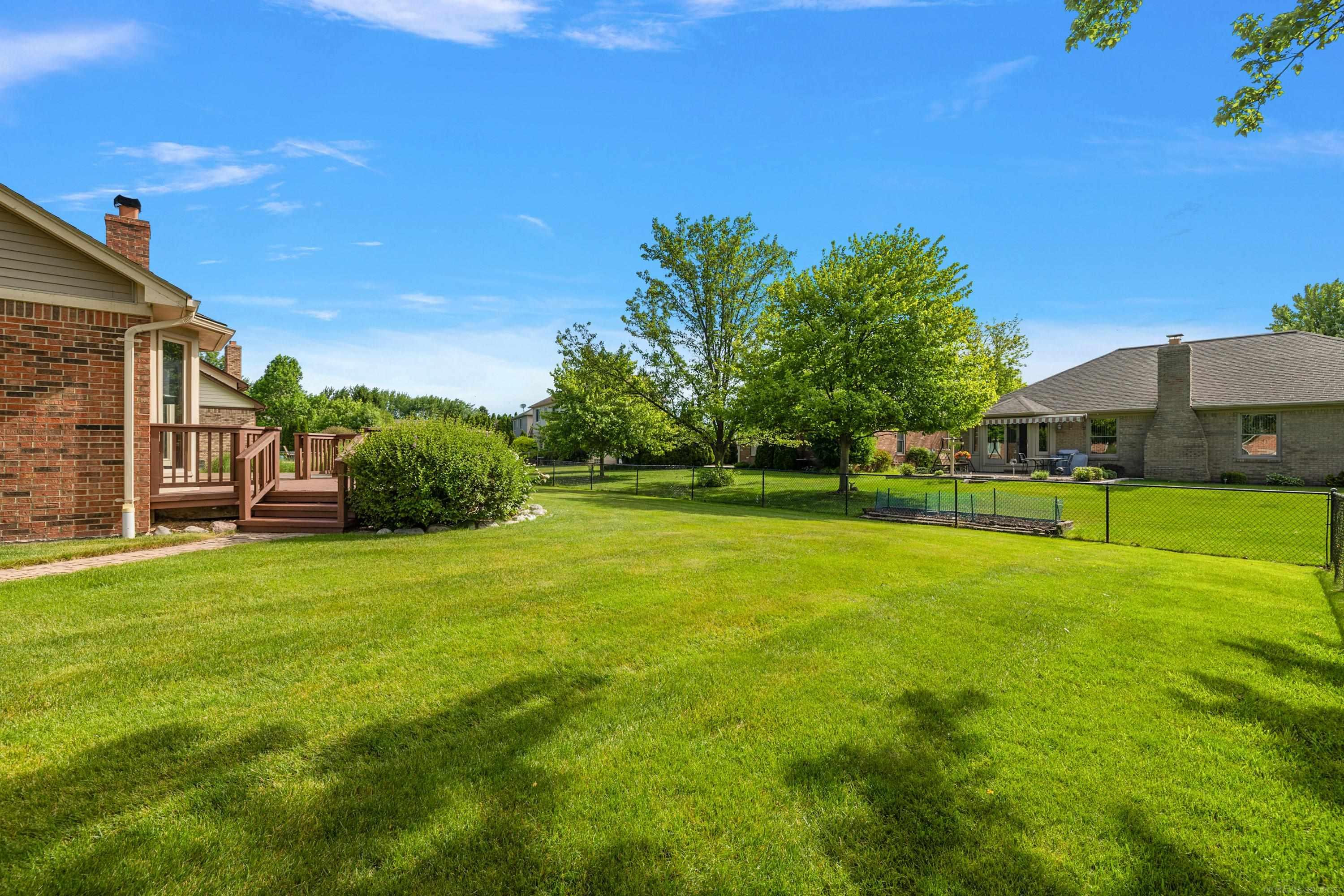 48626 Thorncroft Drive, Macomb, MI 48044 — Photo 55
