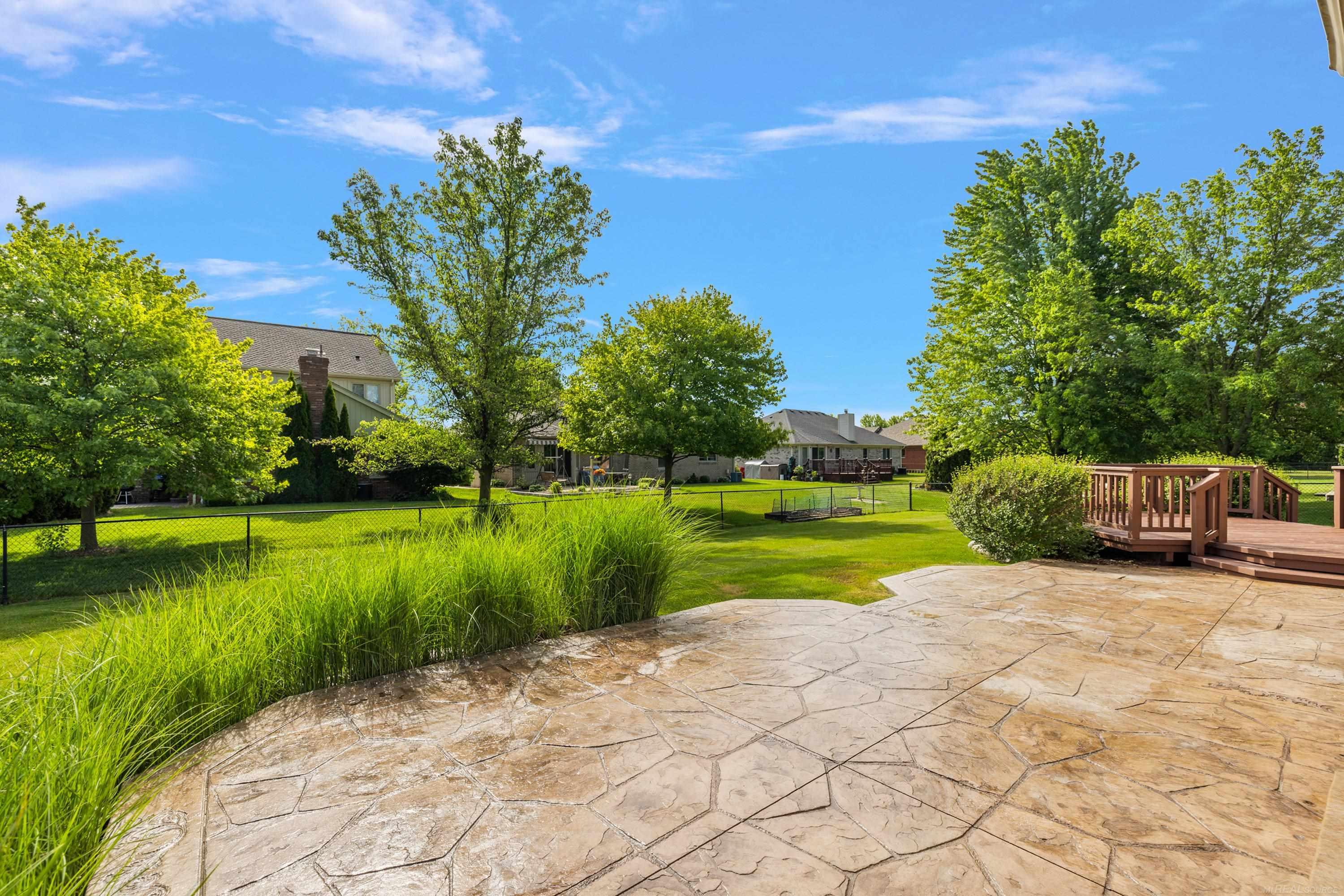 48626 Thorncroft Drive, Macomb, MI 48044 — Photo 59