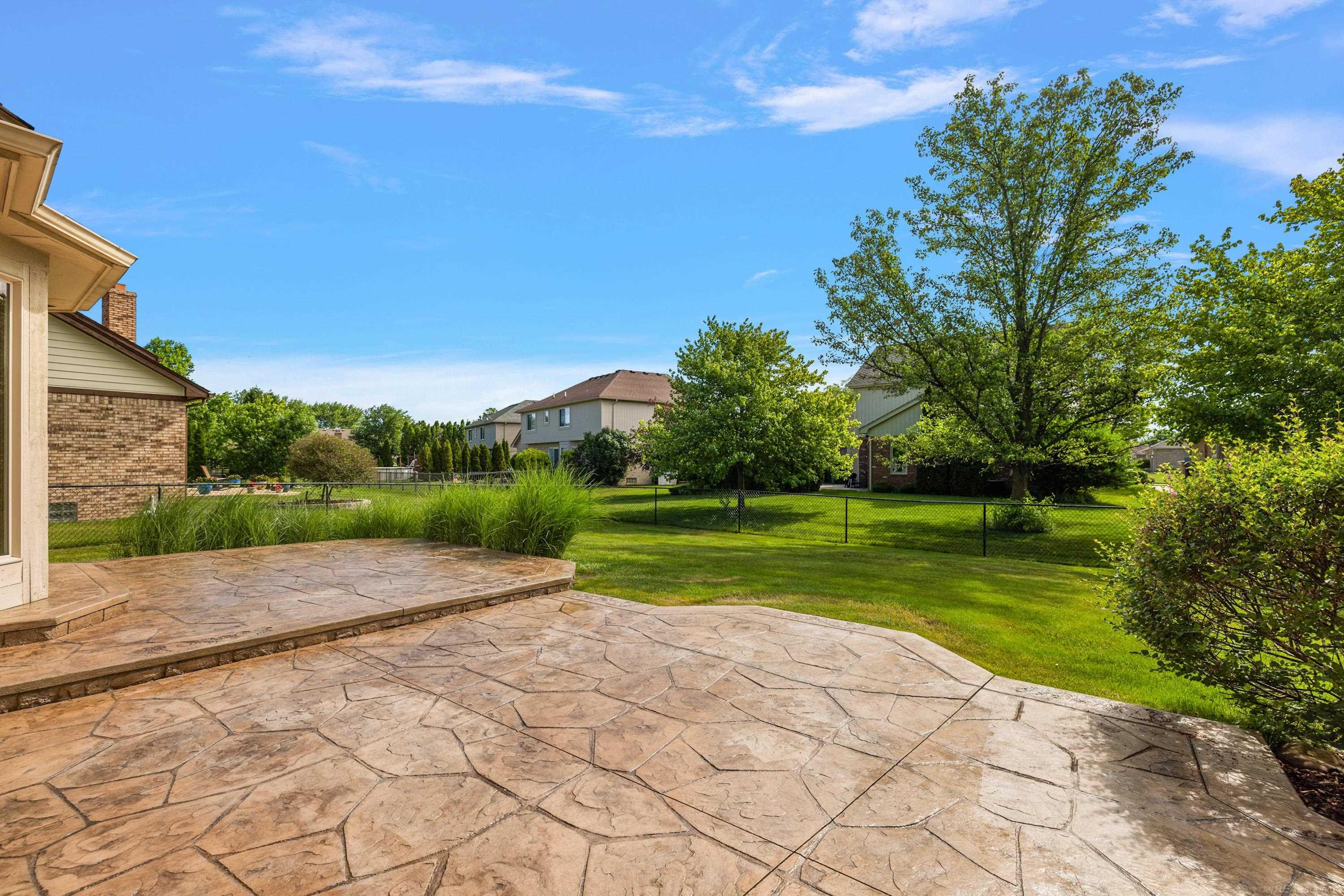 48626 Thorncroft Drive, Macomb, MI 48044 — Photo 62