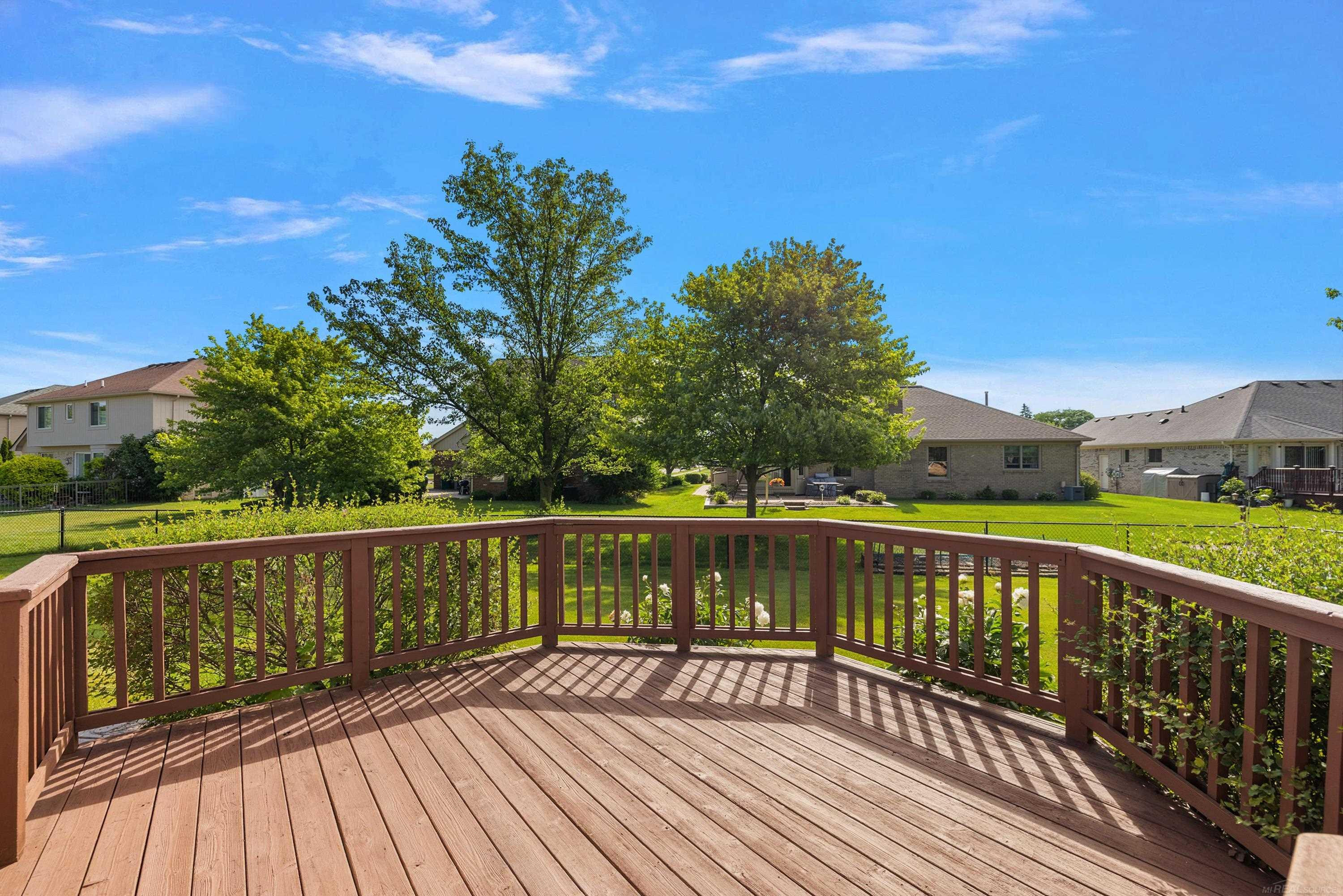 48626 Thorncroft Drive, Macomb, MI 48044 — Photo 64