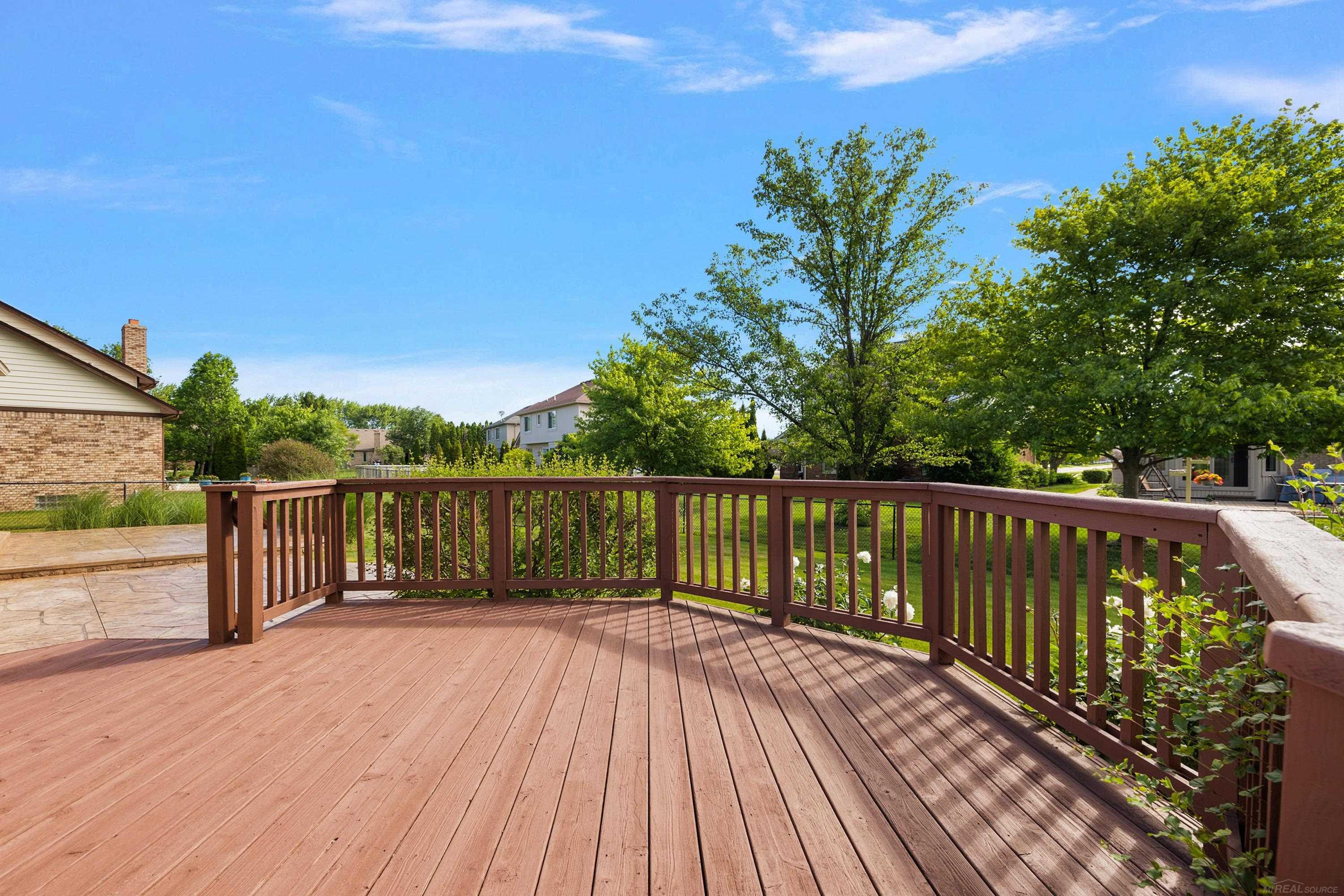 48626 Thorncroft Drive, Macomb, MI 48044 — Photo 65