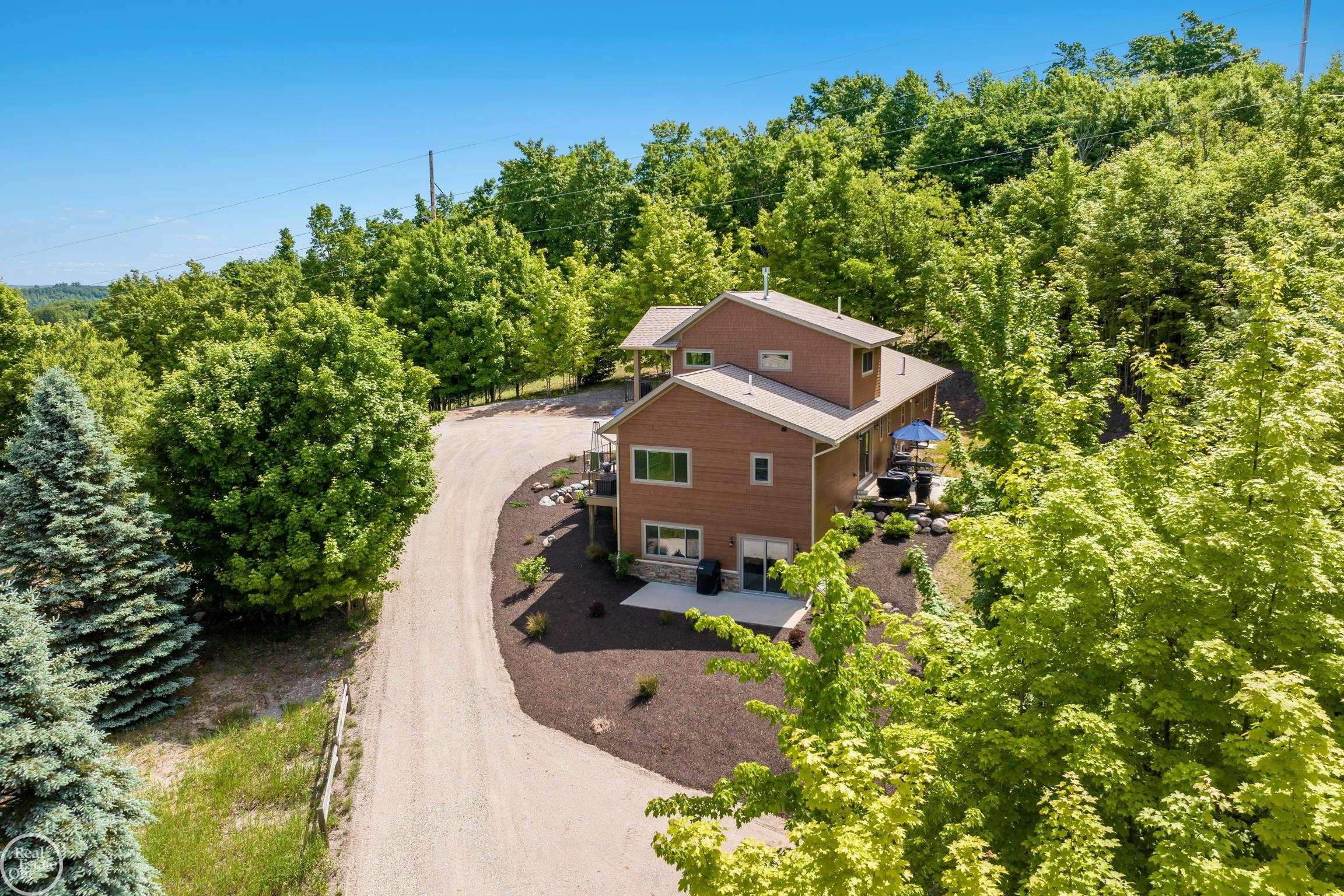 525 High Pines Trail, Boyne City, MI 49712 — Photo 2
