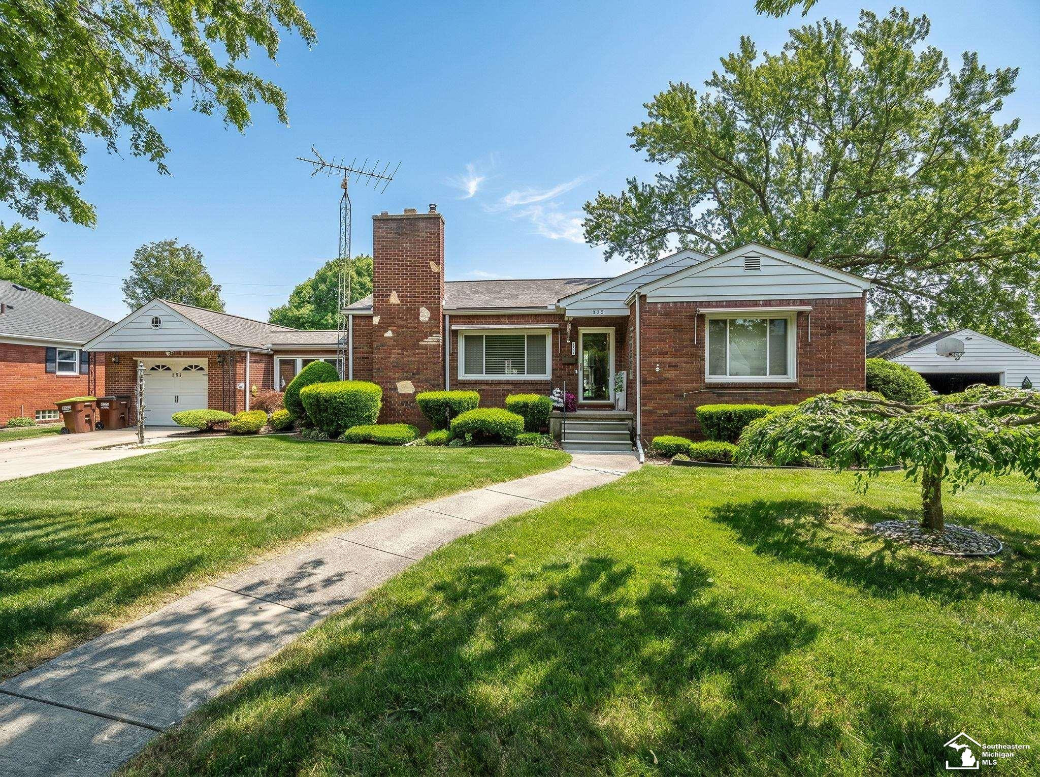 831 Wolverine Avenue, Monroe, MI 48161 — front exterior