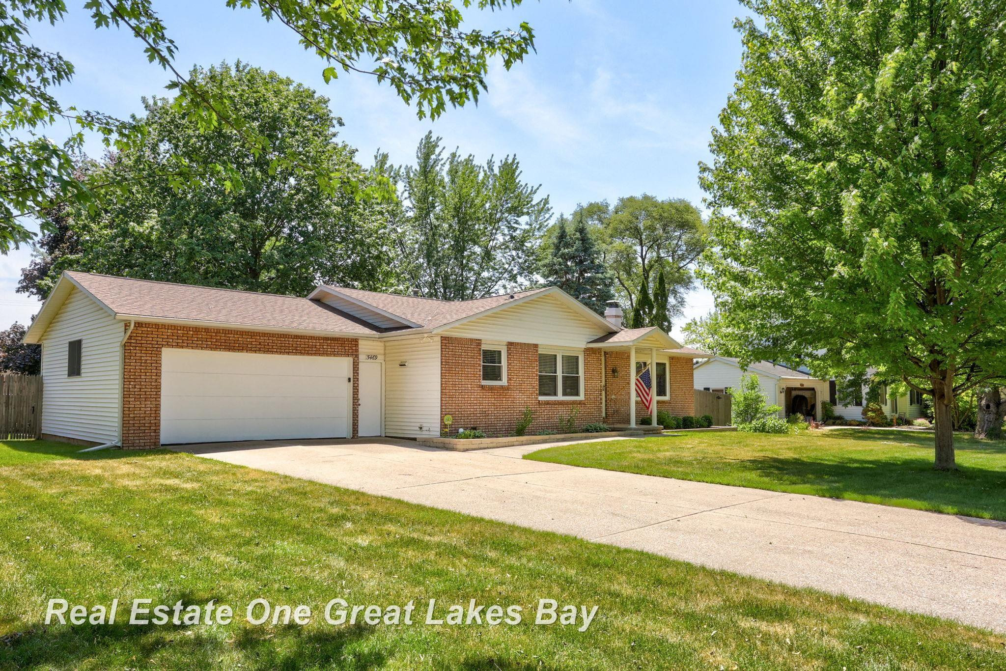 5469 George Street, Saginaw, MI 48603 — front exterior
