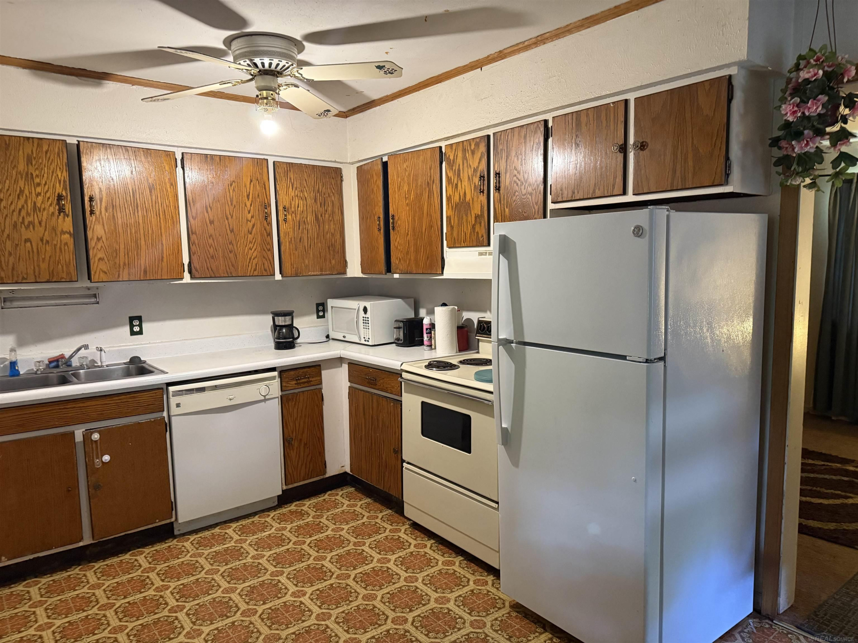 506 Fassett Street, Algonac, MI 48001 — Photo 2