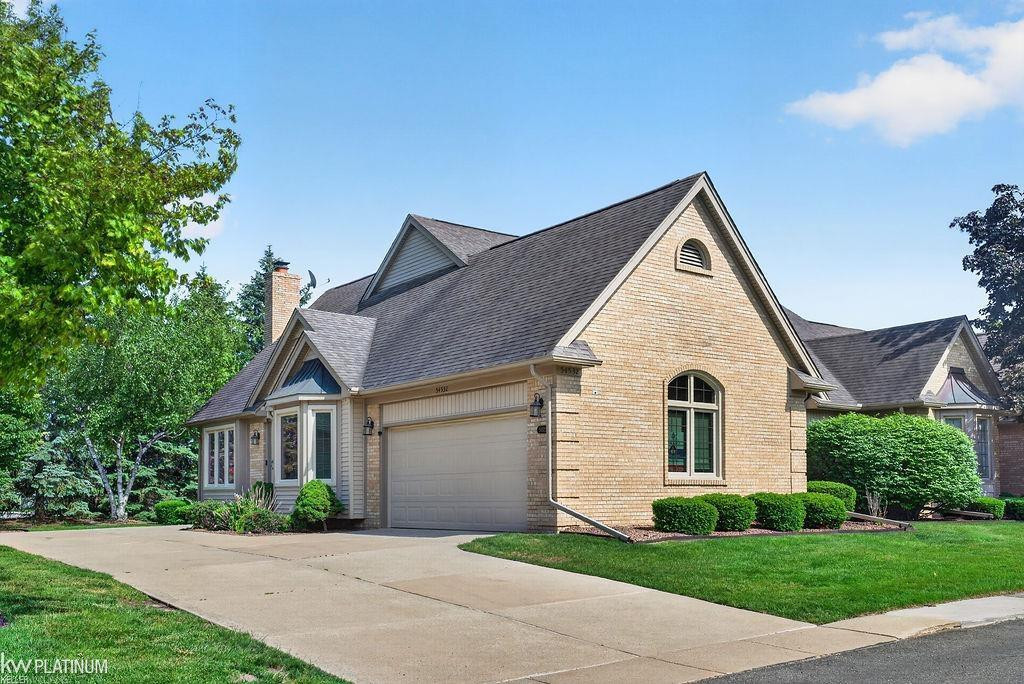 54532 CAMBRIDGE Drive, Shelby Twp, MI 48315 — Photo 2