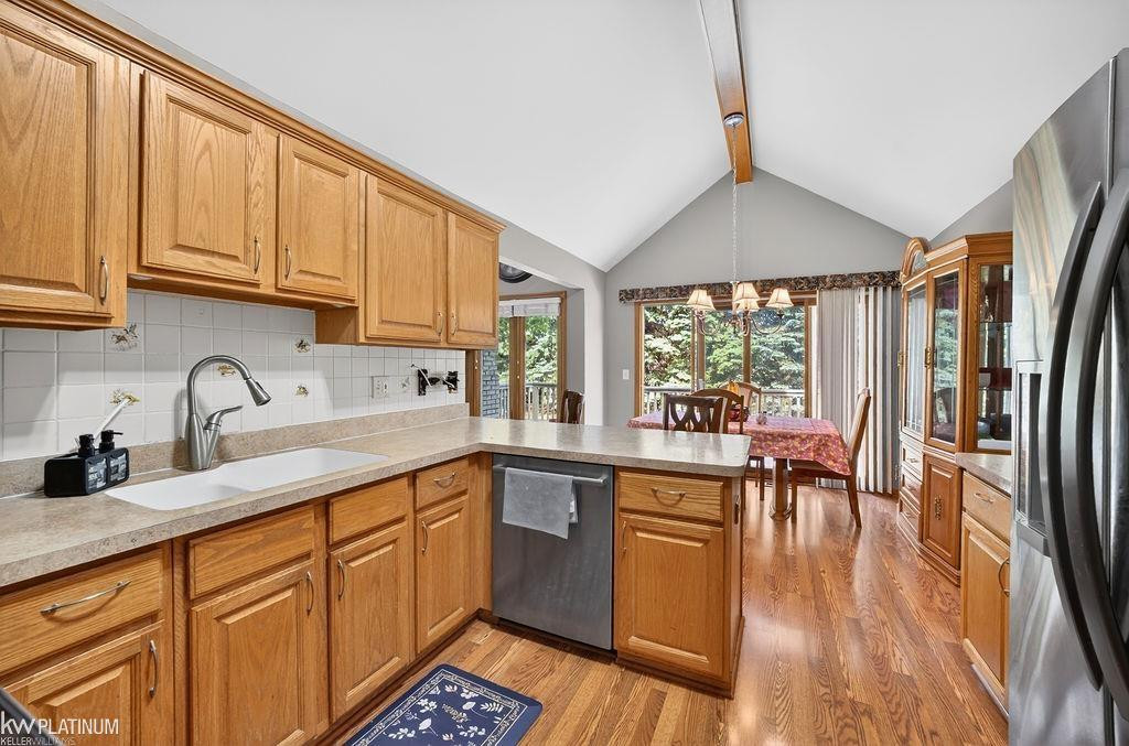 54532 CAMBRIDGE Drive, Shelby Twp, MI 48315 — Photo 10